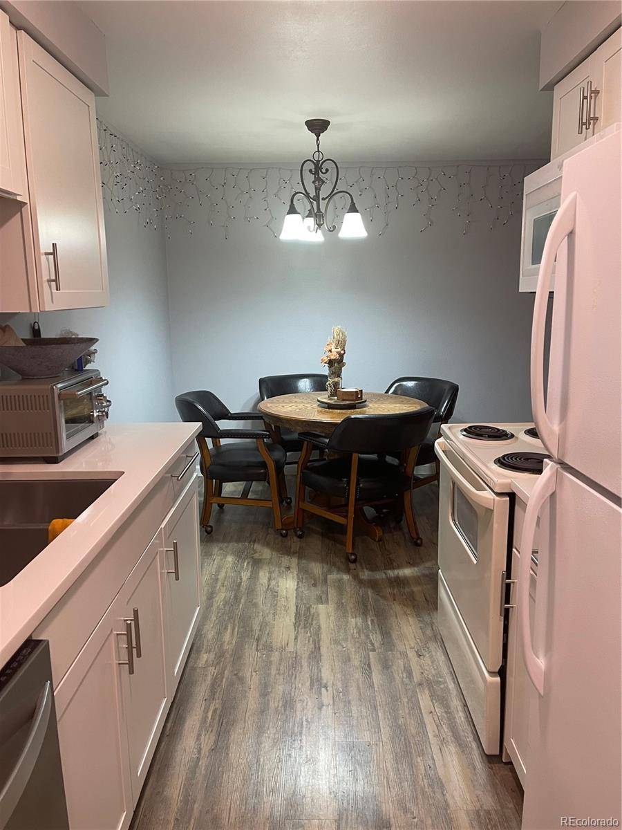 561 E GENEVA ST #103, Aurora, CO 80010