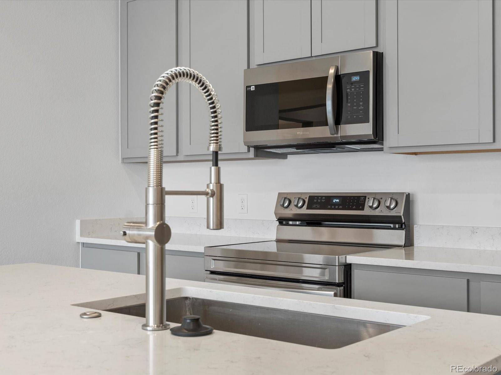 6153 N Ceylon ST #308, Denver, CO 80249