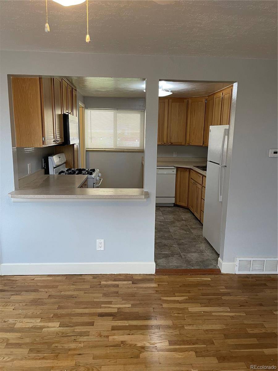 1971 S Dahlia ST, Denver, CO 80222