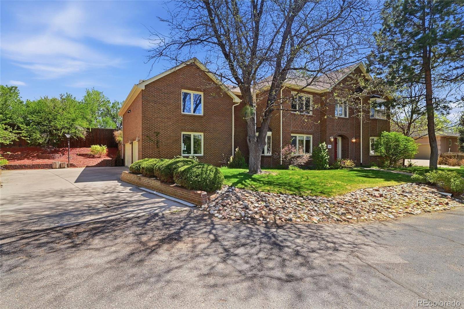 7680 E Arizona DR, Denver, CO 80231