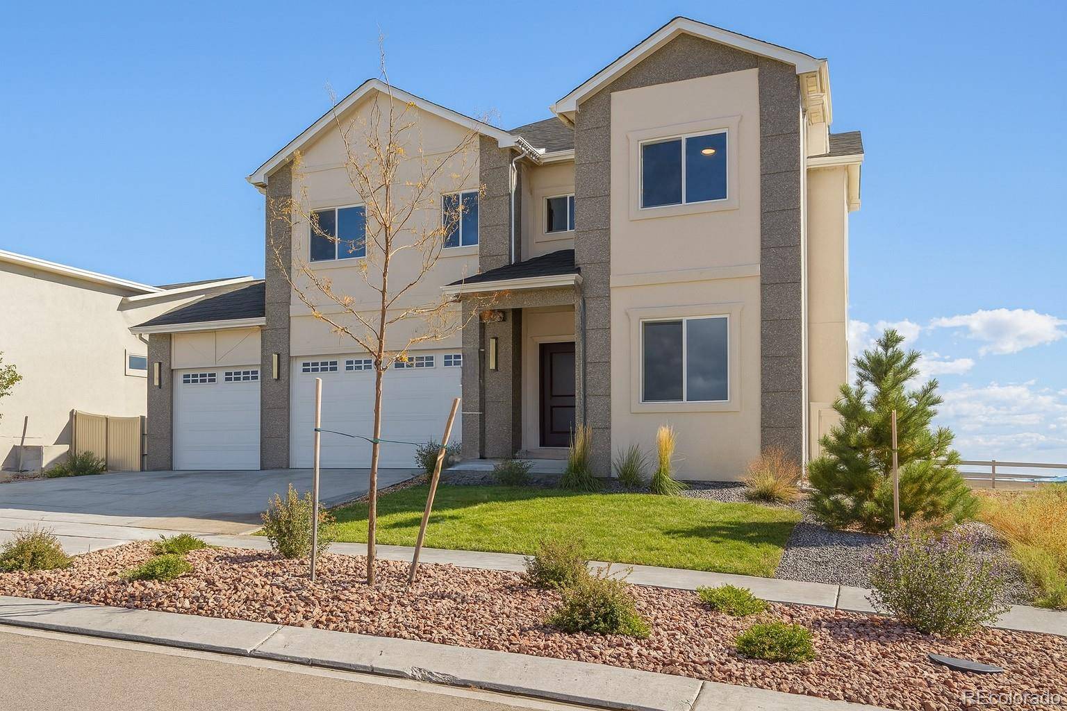 1906 Cuchara DR, Pueblo, CO 81001