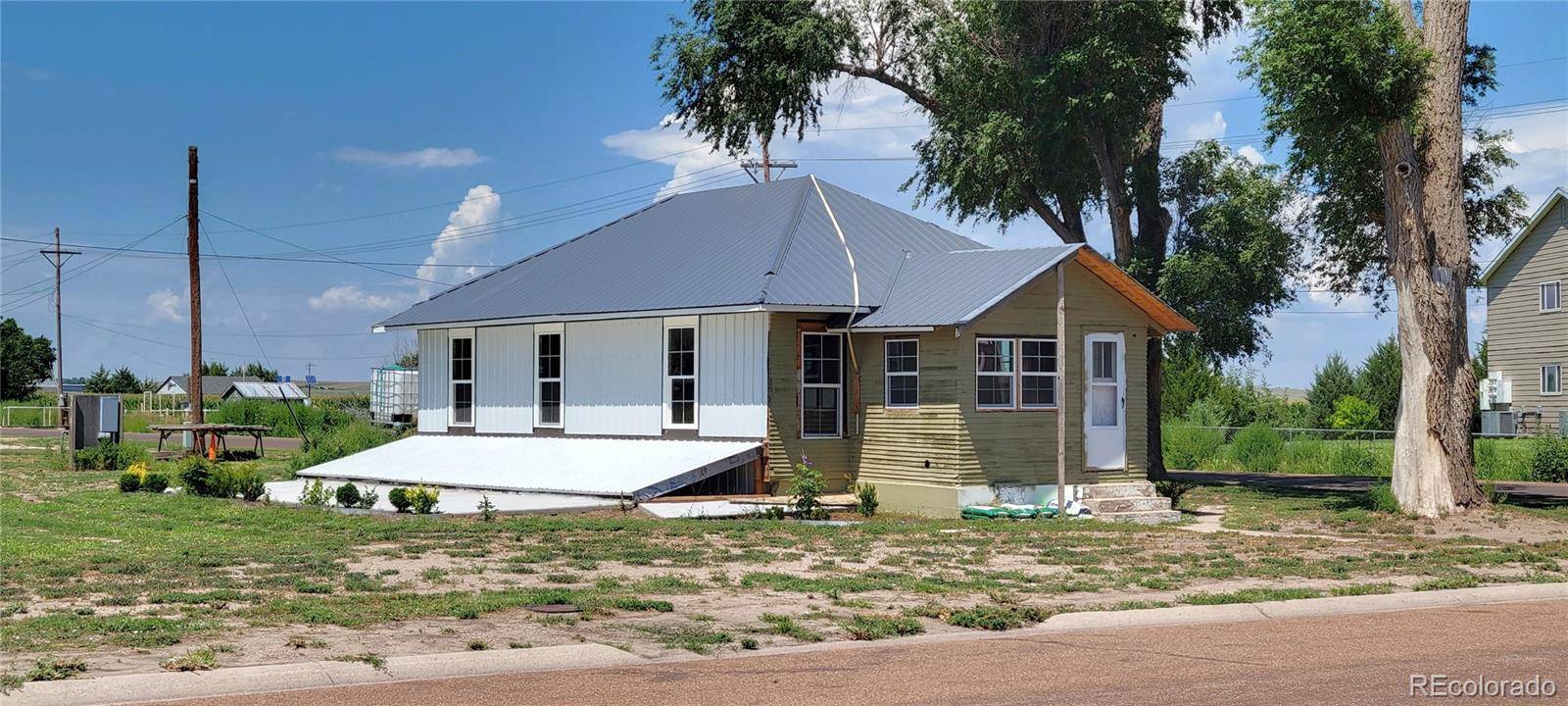 420 E 2nd ST, Julesburg, CO 80737