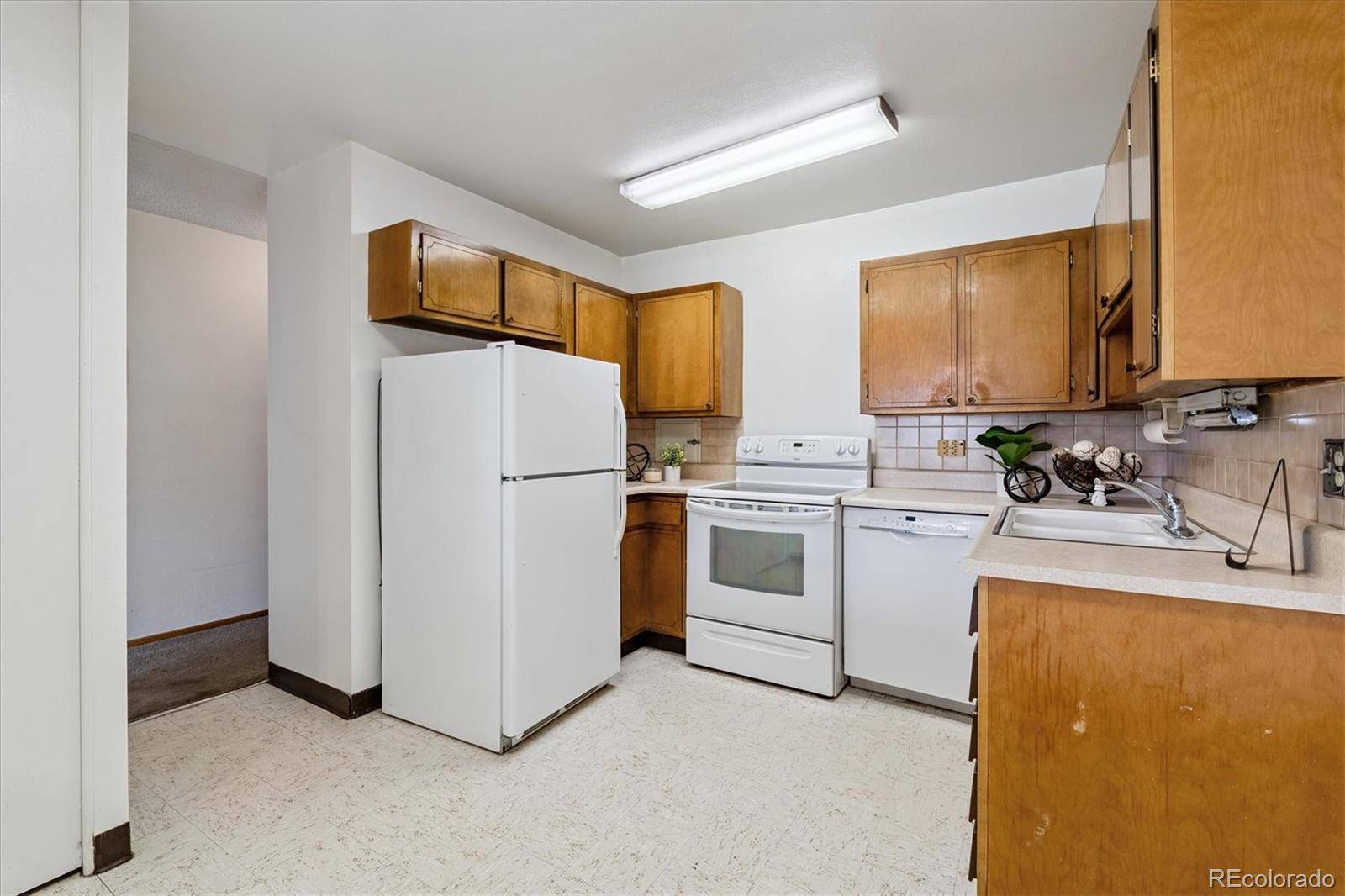 610 S Clinton ST #10B, Denver, CO 80247