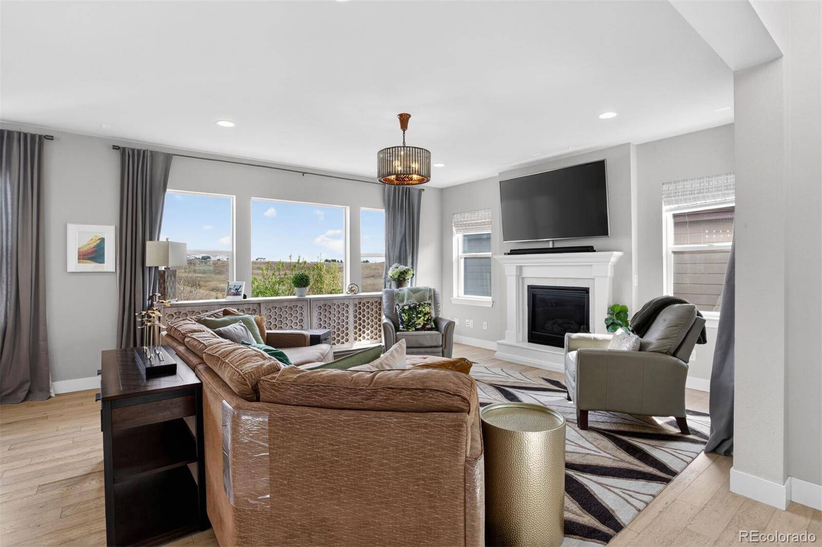 17577 W 87th AVE, Arvada, CO 80007