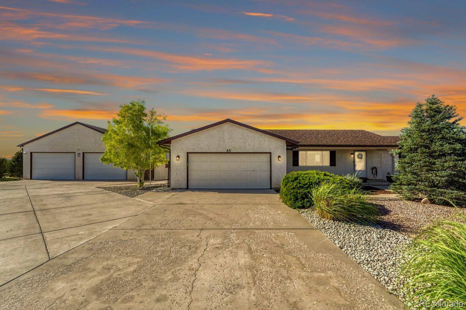 831 E Paseo Dorado DR, Pueblo West, CO 81007