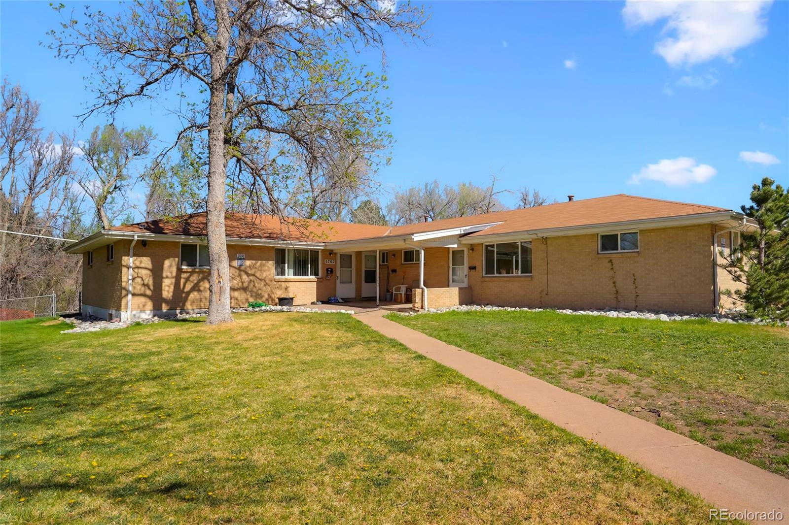 5702 S Pearl ST, Littleton, CO 80121