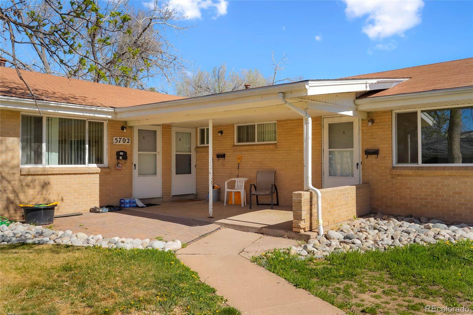 5702 S Pearl ST, Littleton, CO 80121