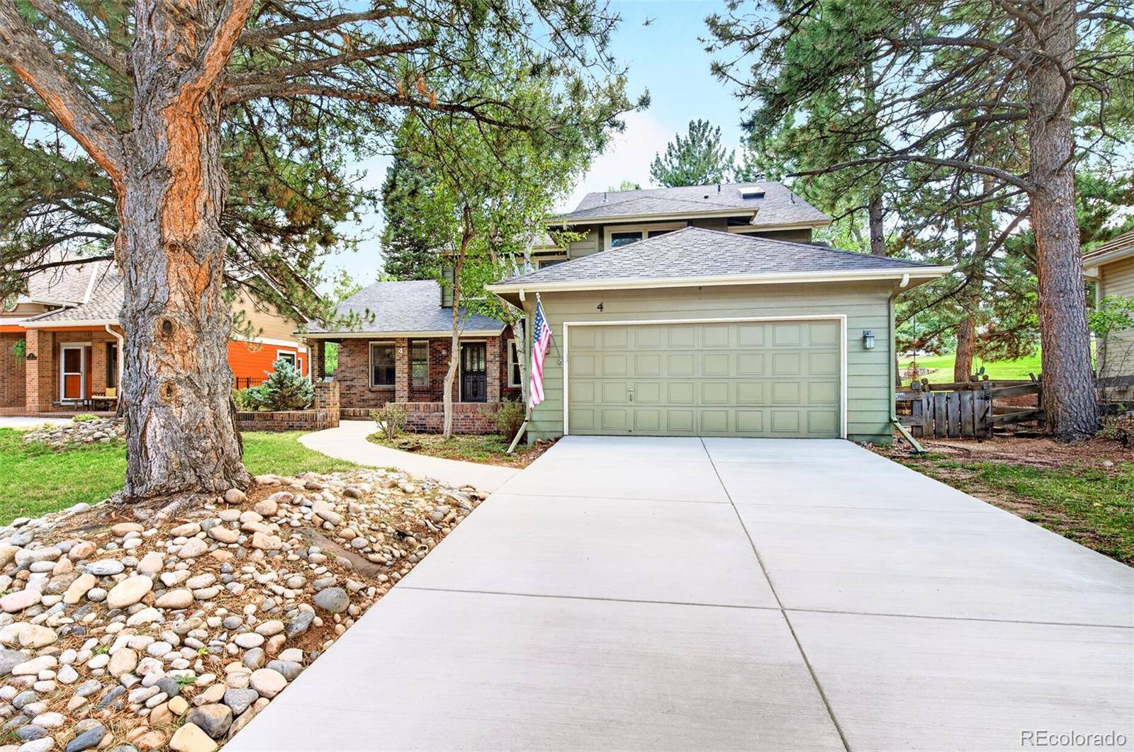4 Oakmont LN, Littleton, CO 80127