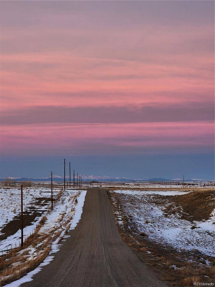 5706 S Juliet CT, Strasburg, CO 80136