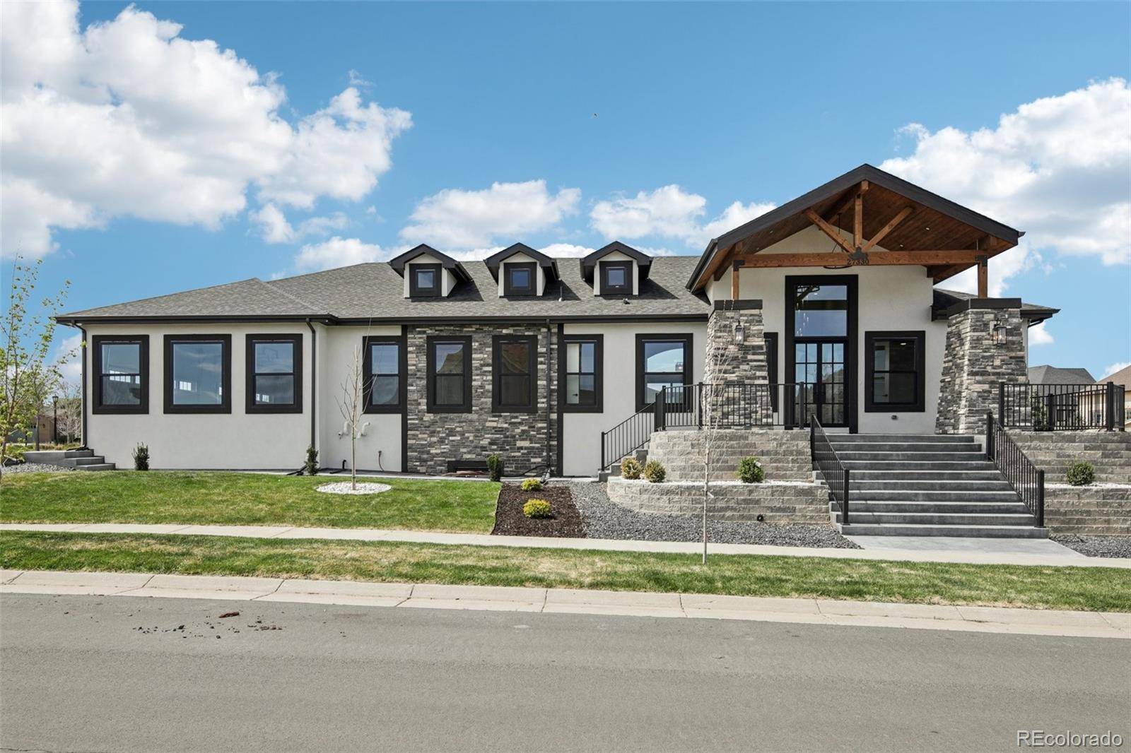 27330 E Nova CIR, Aurora, CO 80016