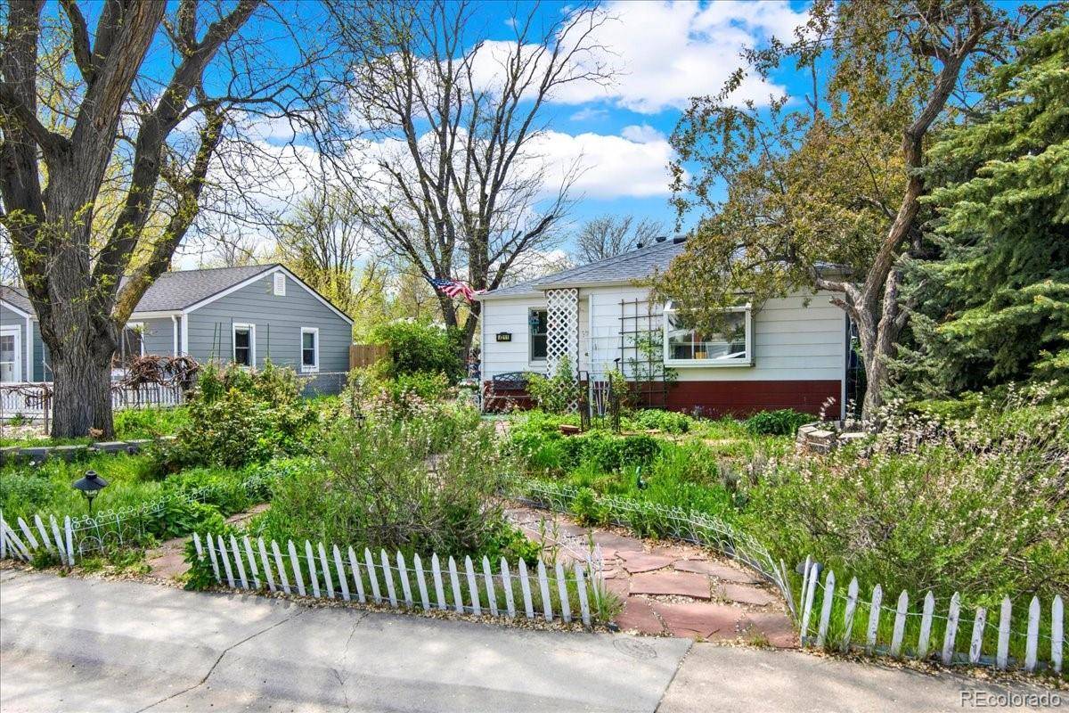 5211 Dover ST, Arvada, CO 80002