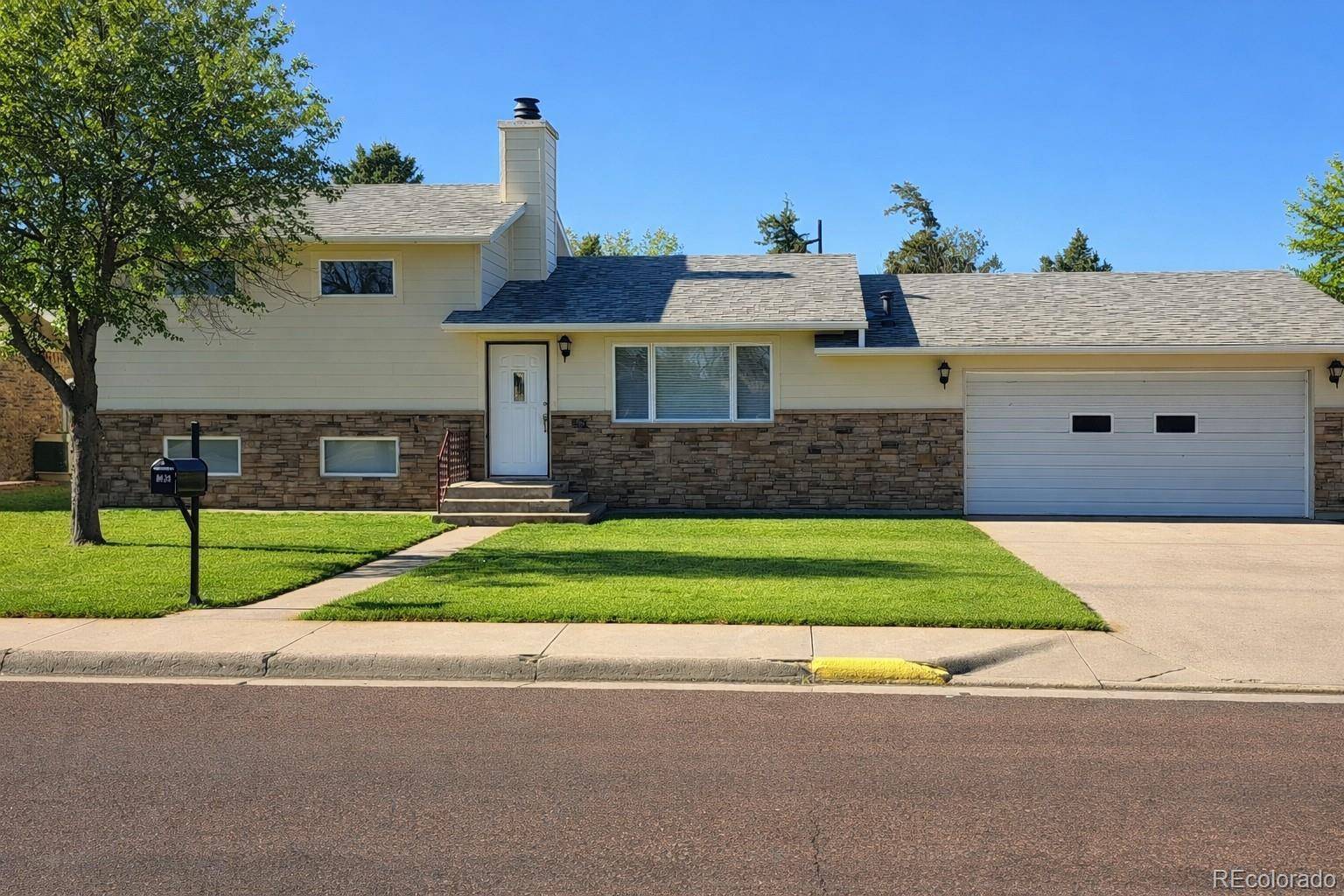 218 W 9th ST, Julesburg, CO 80737