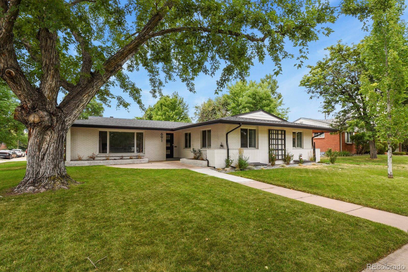 691 S Holly ST, Denver, CO 80246