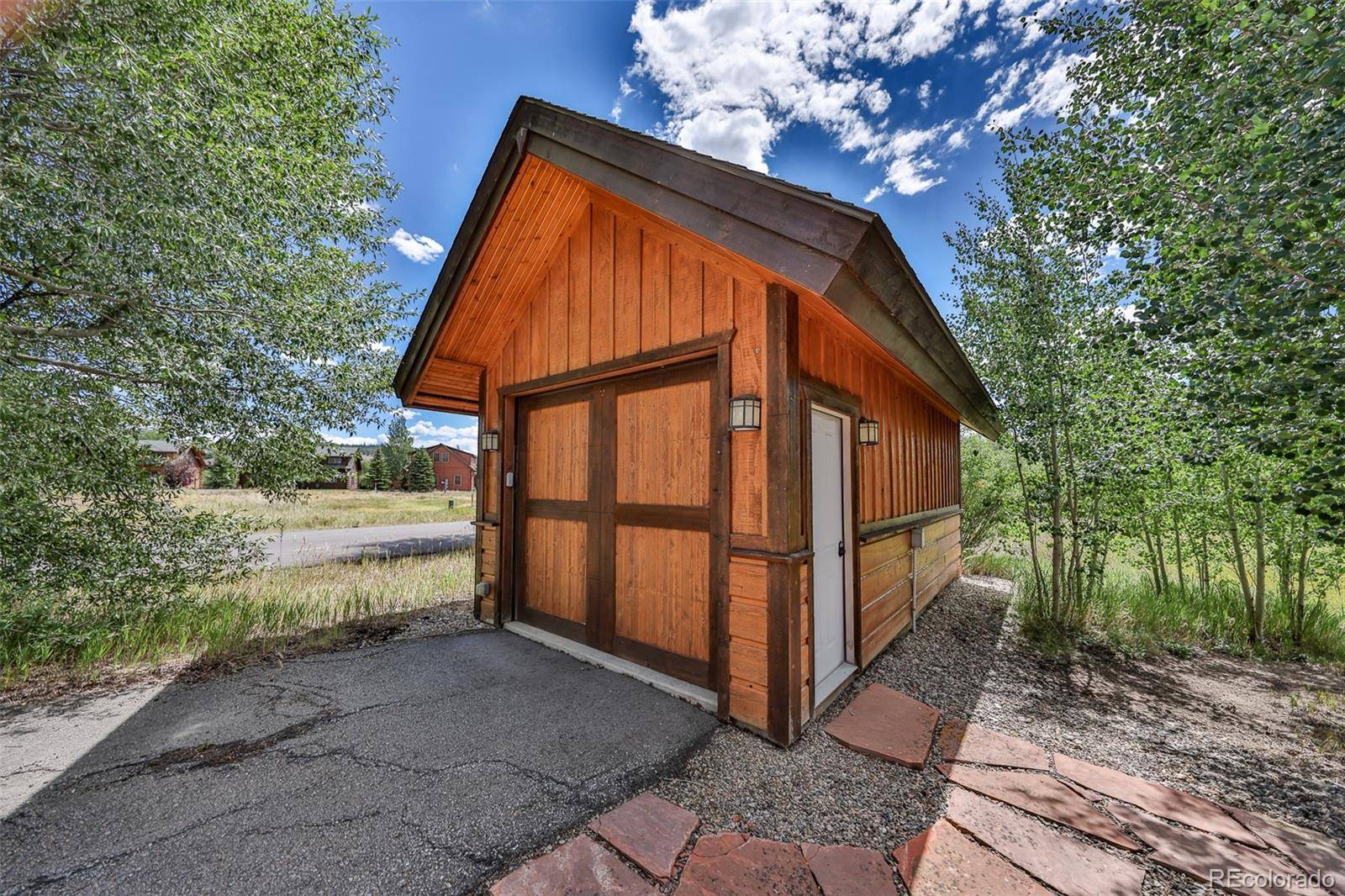 521 Pioneer DR, Granby, CO 80446