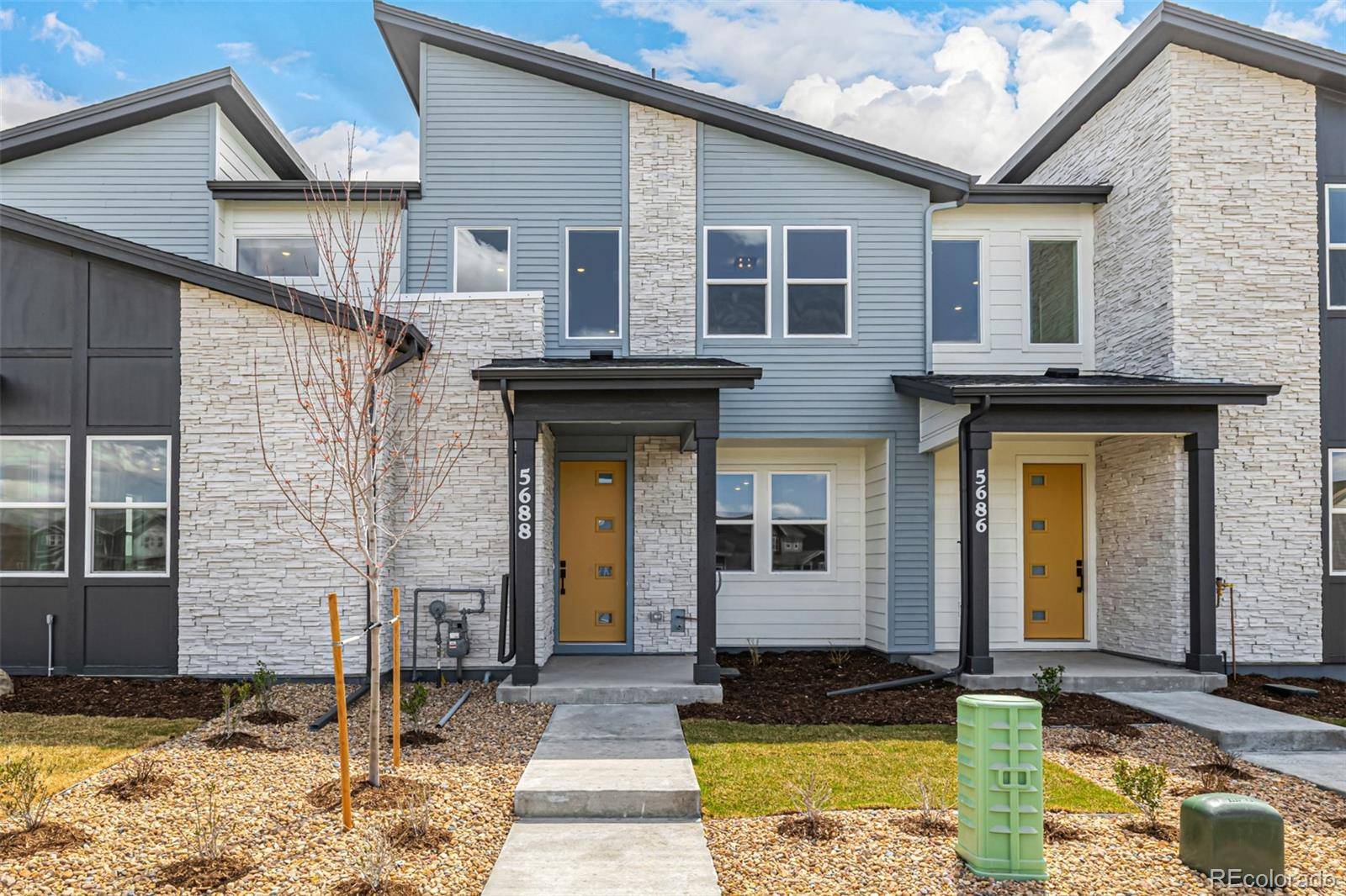 5688 N Killarney CT, Aurora, CO 80019