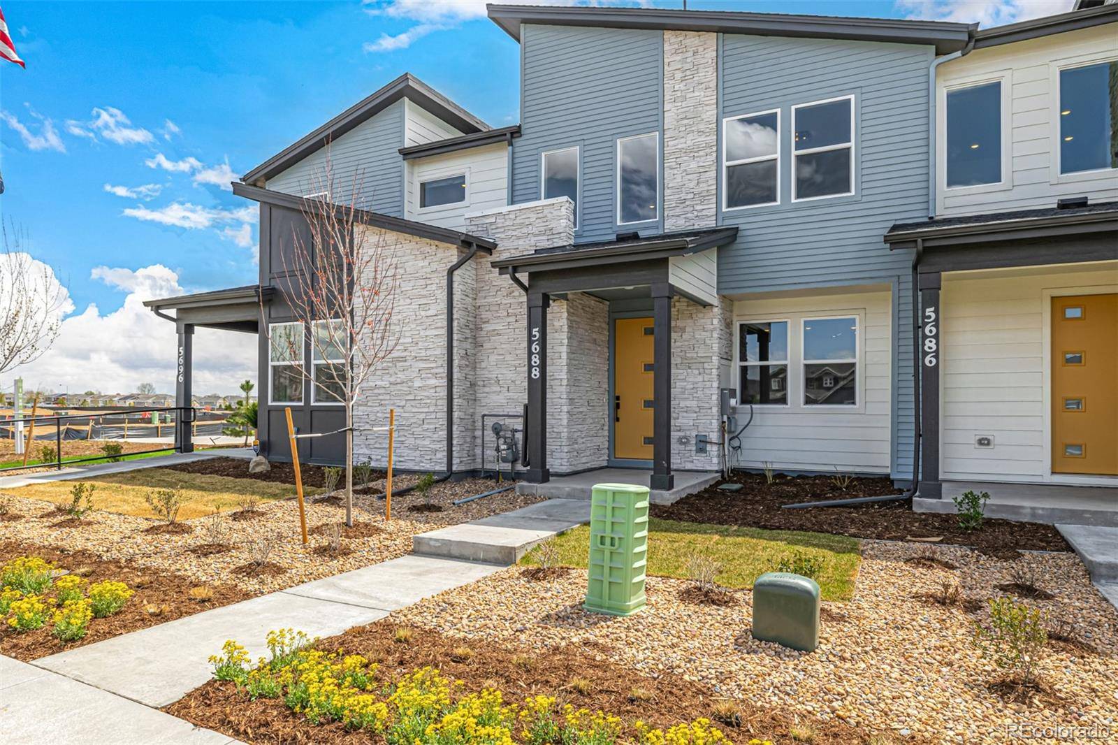 5688 N Killarney CT, Aurora, CO 80019
