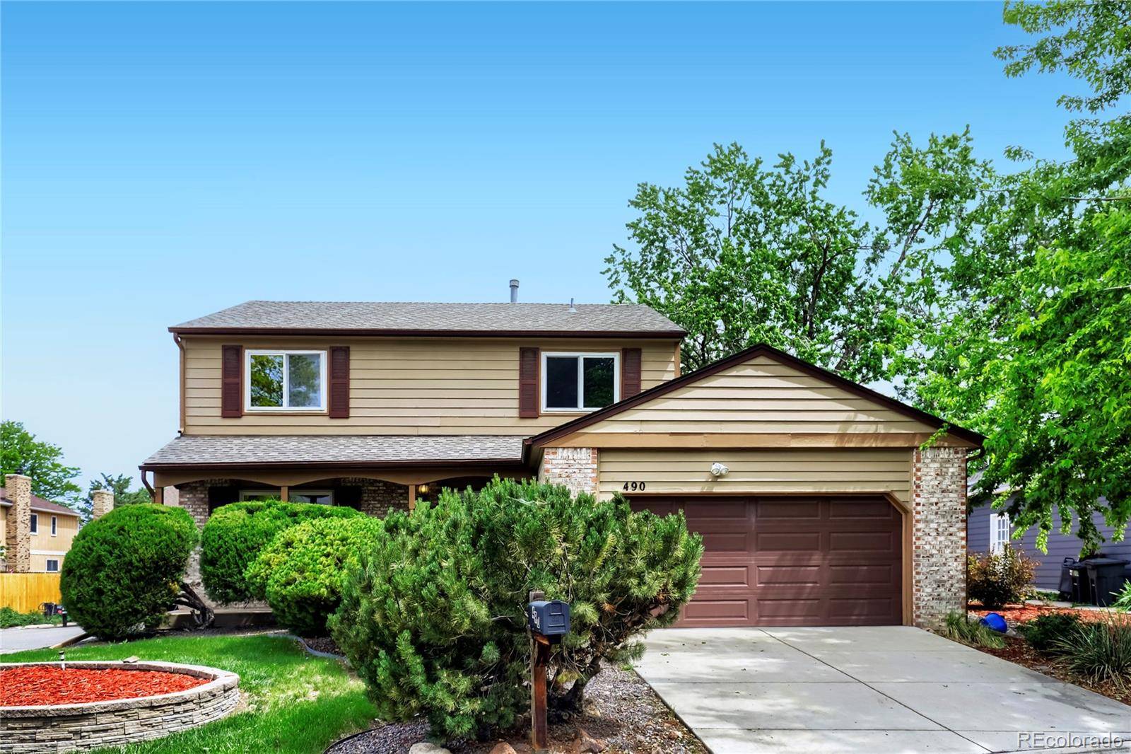 490 S Kingston CIR, Aurora, CO 80012