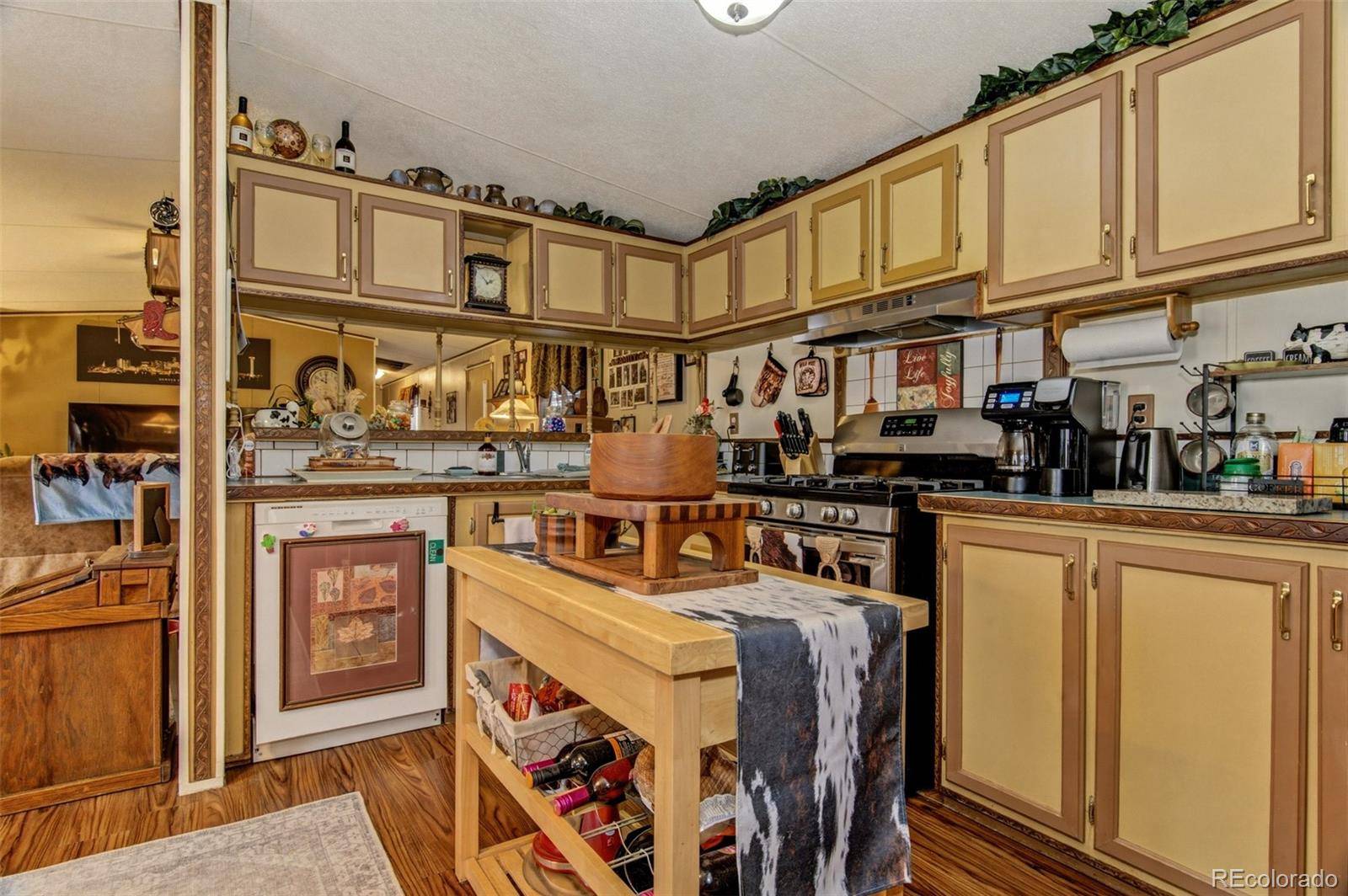 5150 Airport RD, Colorado Springs, CO 80916