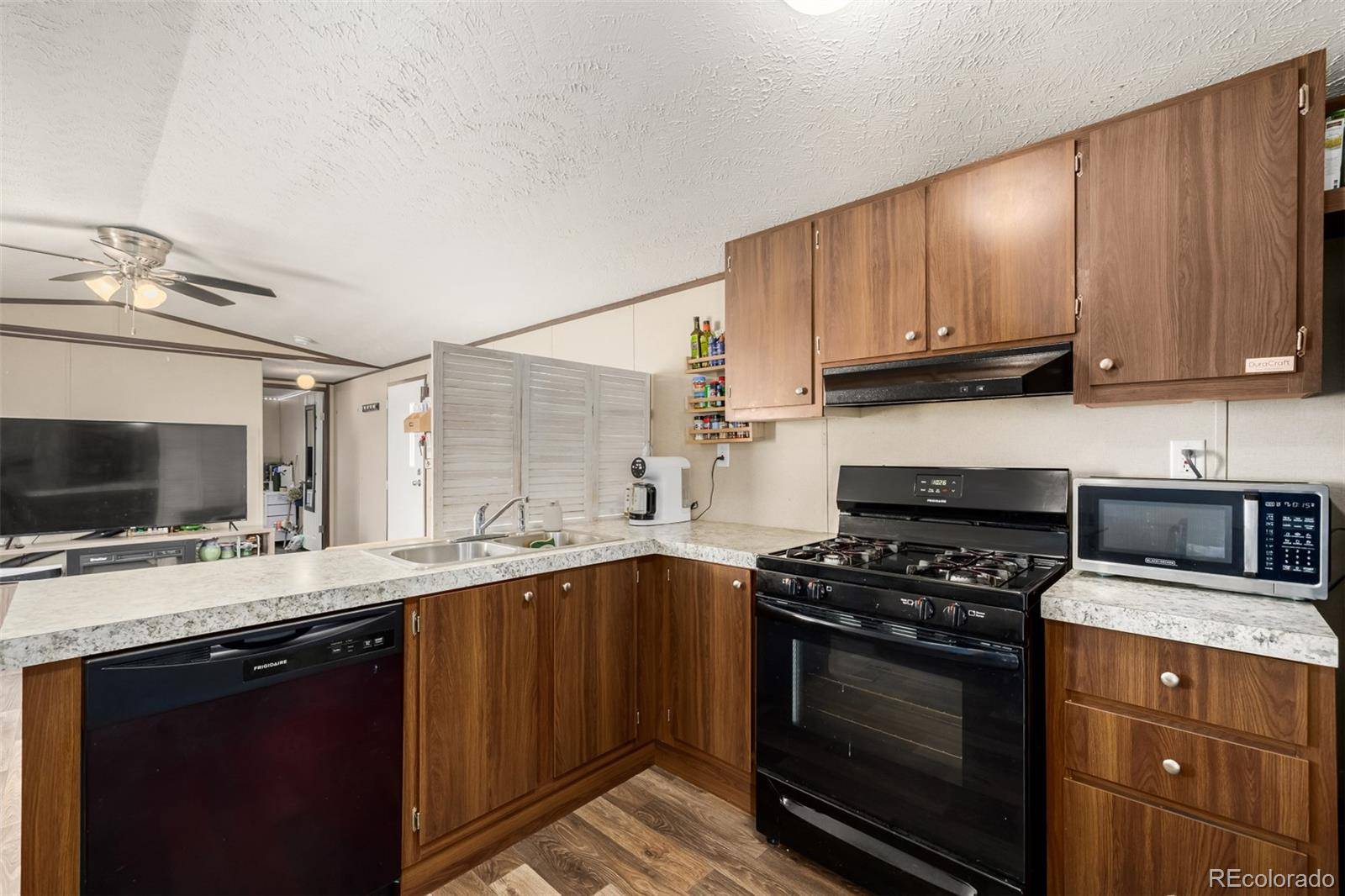 10 9th AVE, Longmont, CO 80501