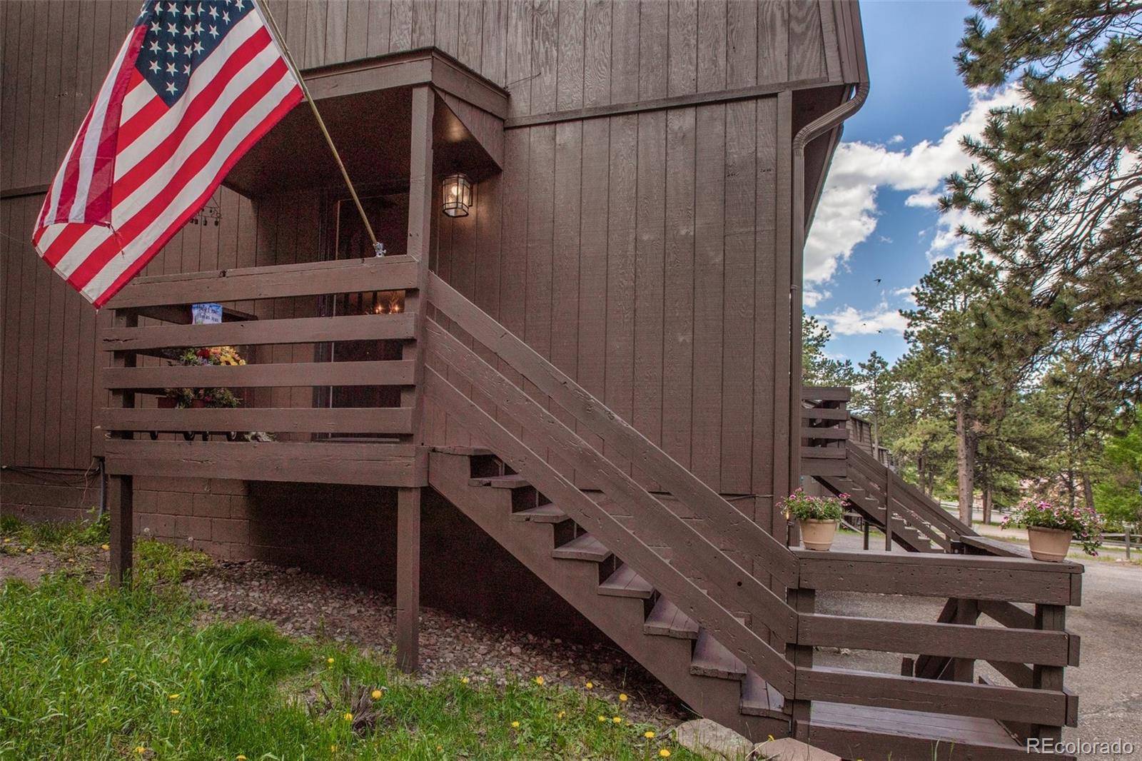 560 Manor CT, Woodland Park, CO 80863
