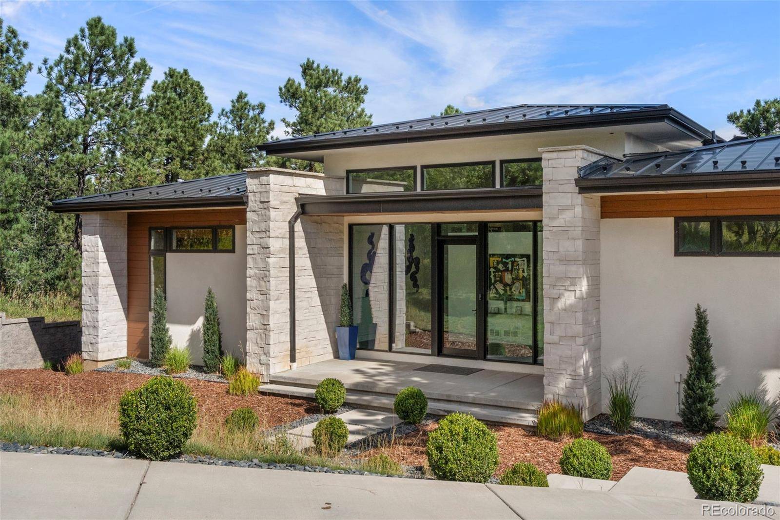 17 Midland RD, Colorado Springs, CO 80906