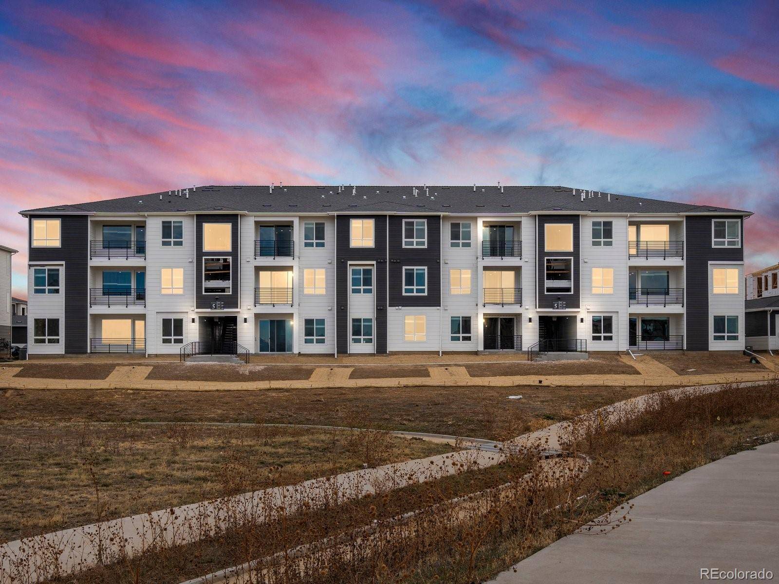 6153 N Ceylon ST #102, Denver, CO 80249