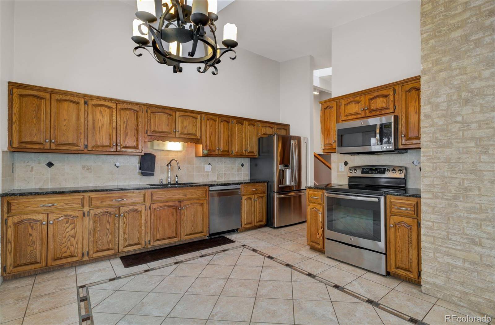 5865 Waterfall LOOP, Manitou Springs, CO 80829