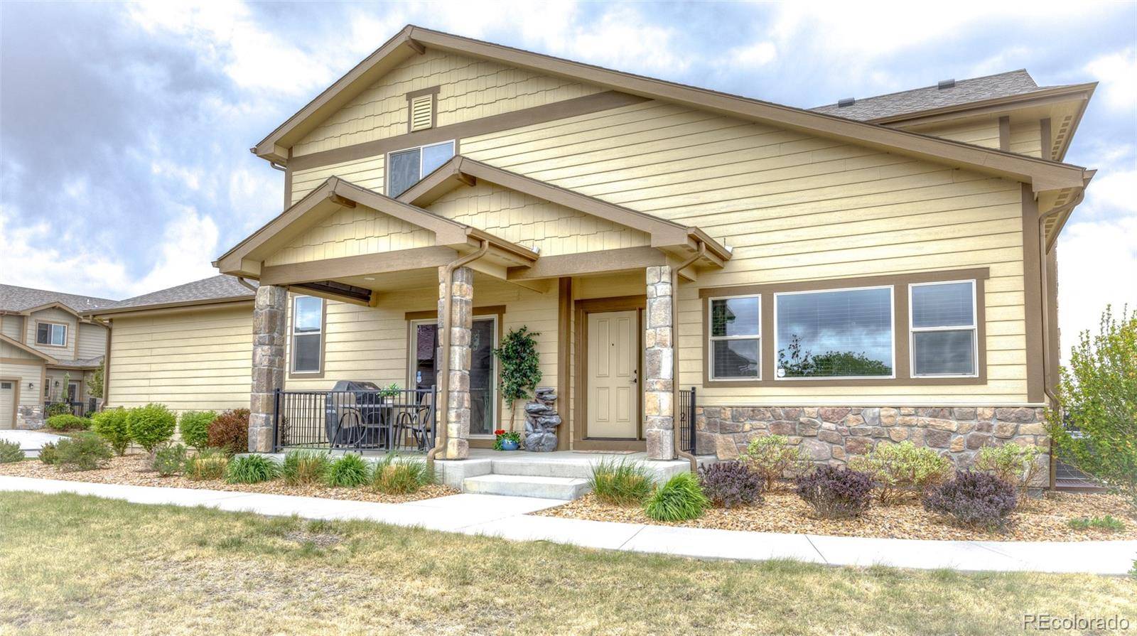 1922 Sunshine Peak DR, Loveland, CO 80538