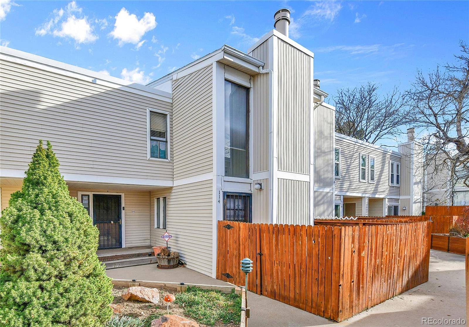 1050 S Monaco Pkwy #114, Denver, CO 80224