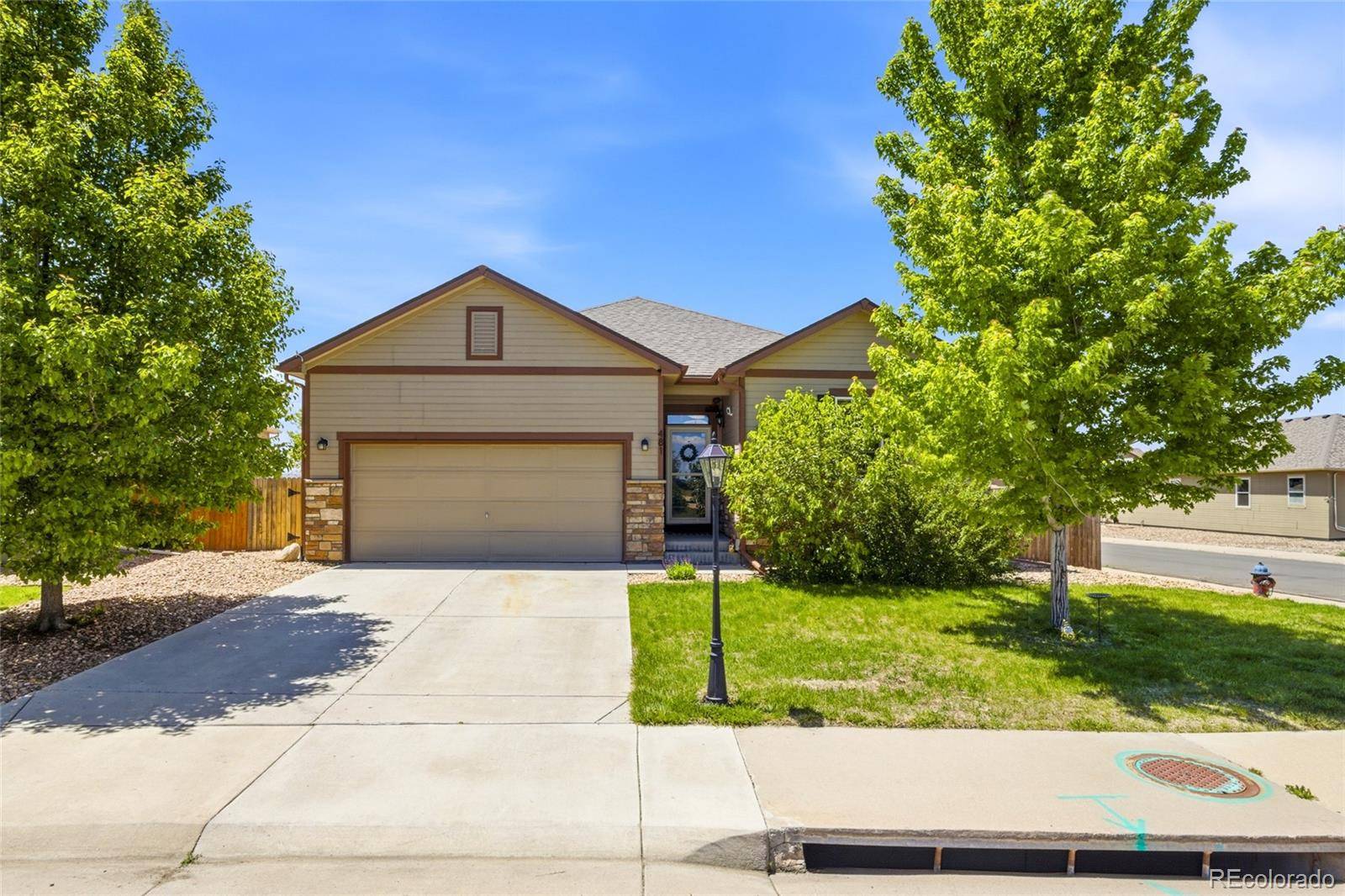 481 Clubhouse DR, Fort Lupton, CO 80621