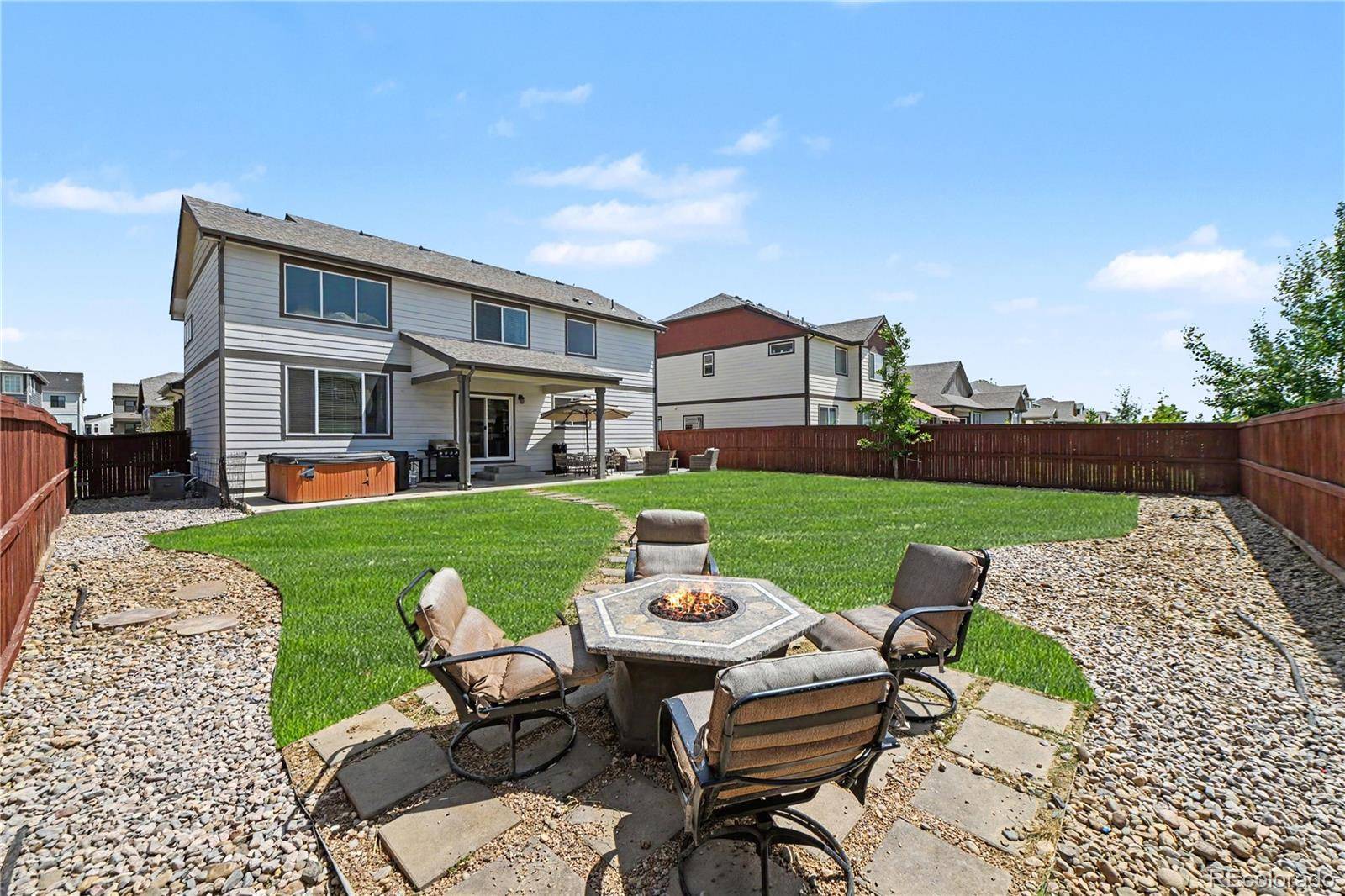 1676 Country Sun DR, Windsor, CO 80550