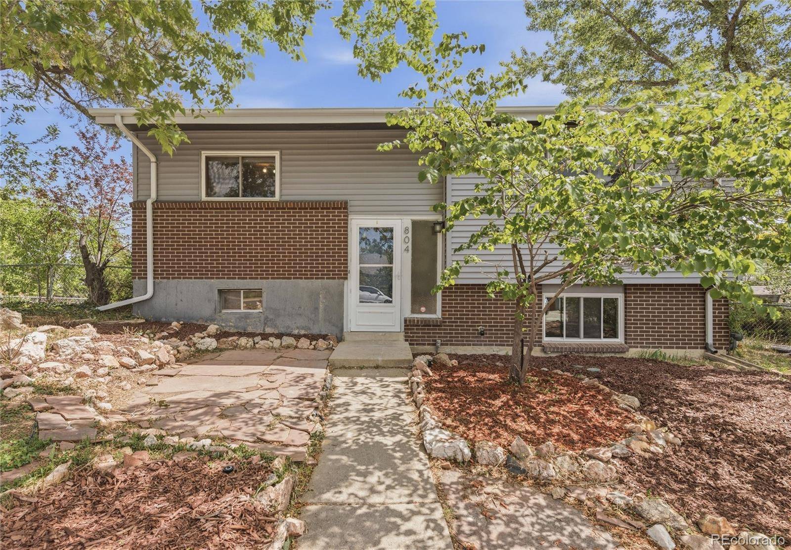 804 S Queen WAY, Lakewood, CO 80226