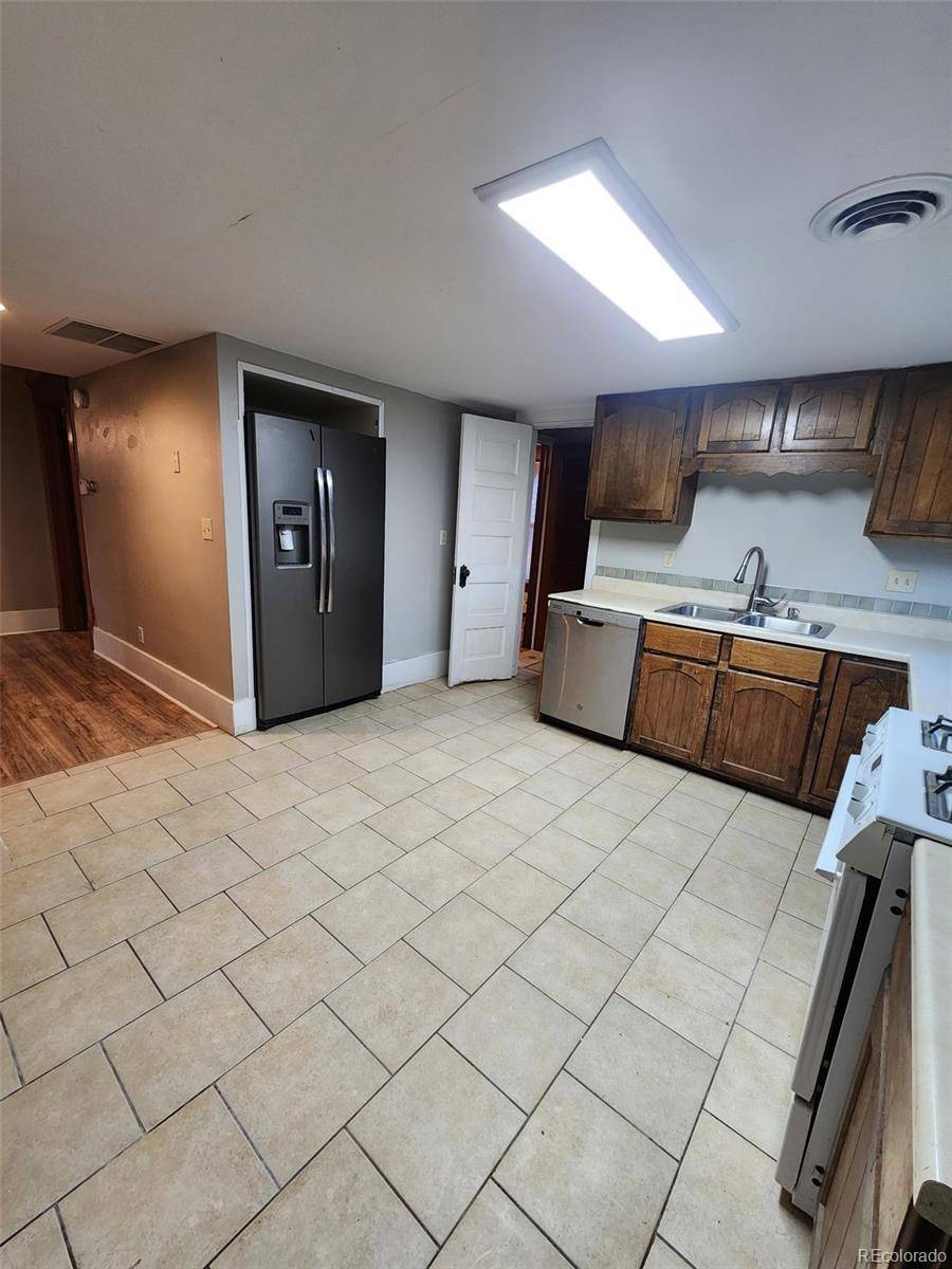 518 N 4th ST, Sterling, CO 80751