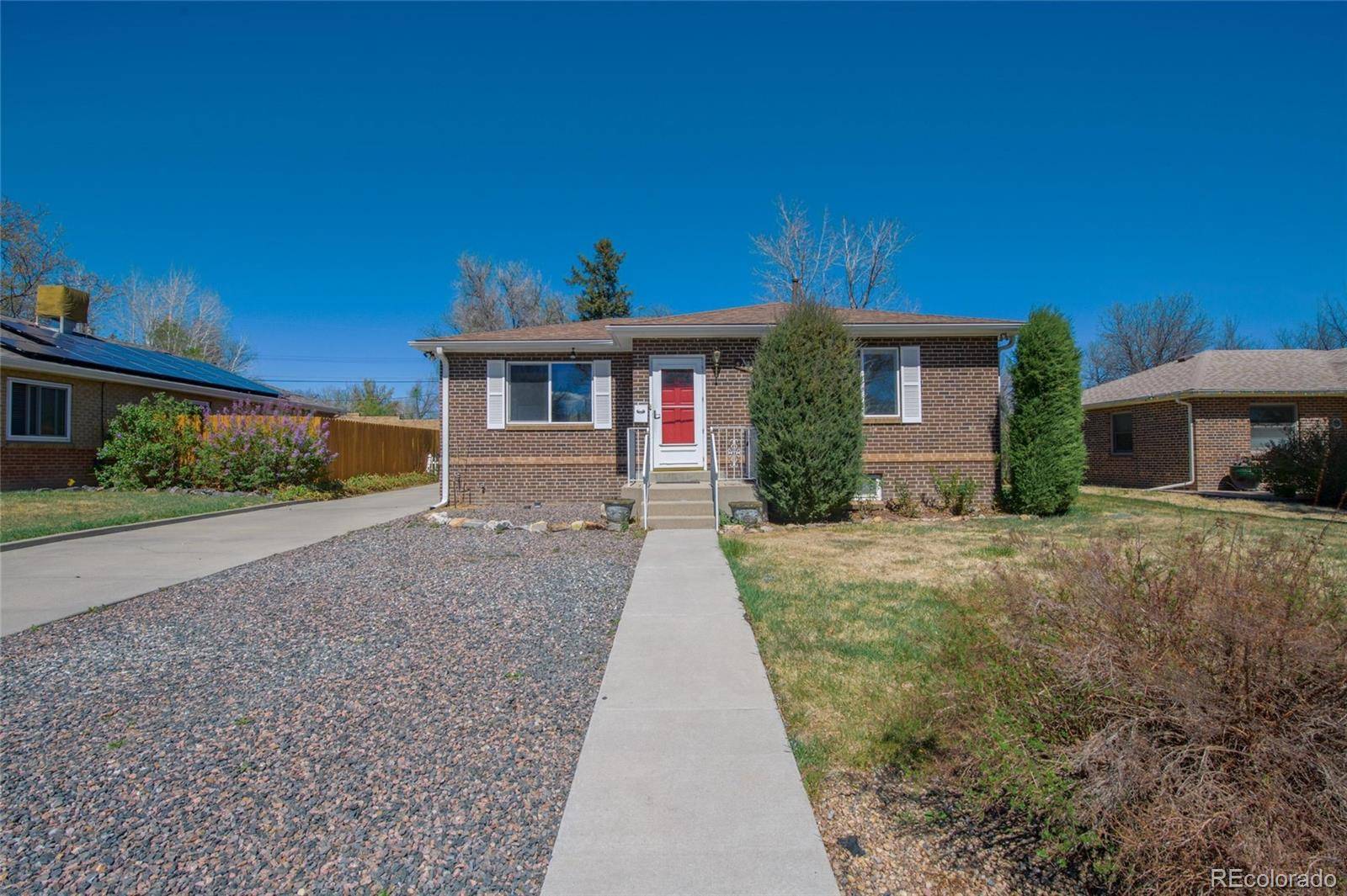 8165 W 17th AVE, Lakewood, CO 80214