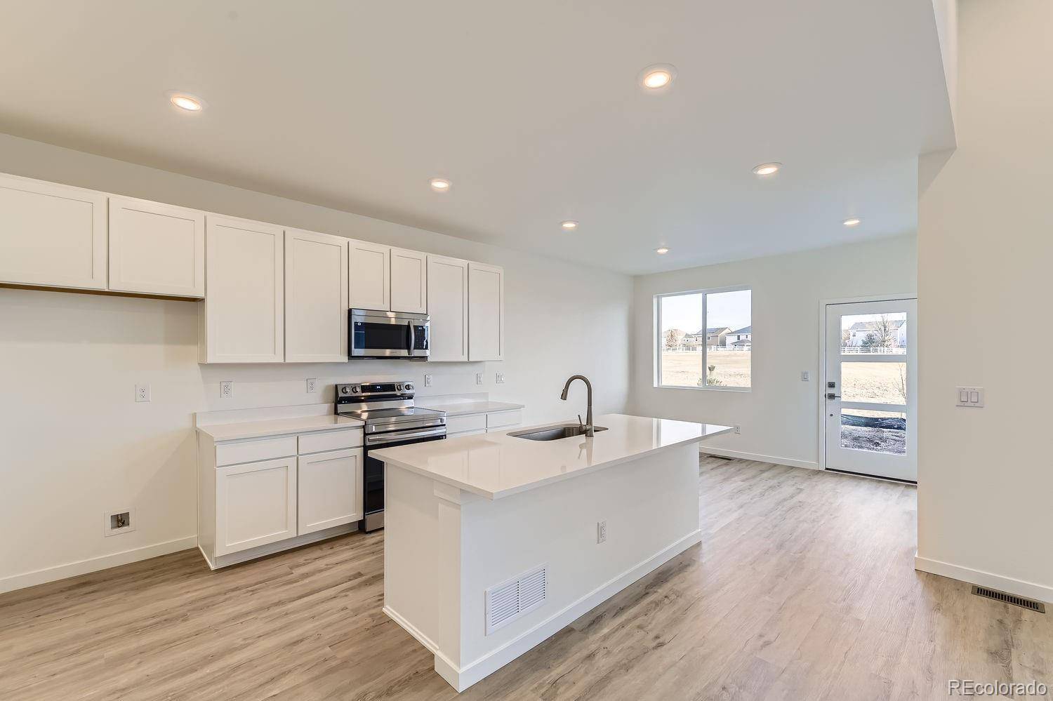 1232 S Algonquian ST, Aurora, CO 80018