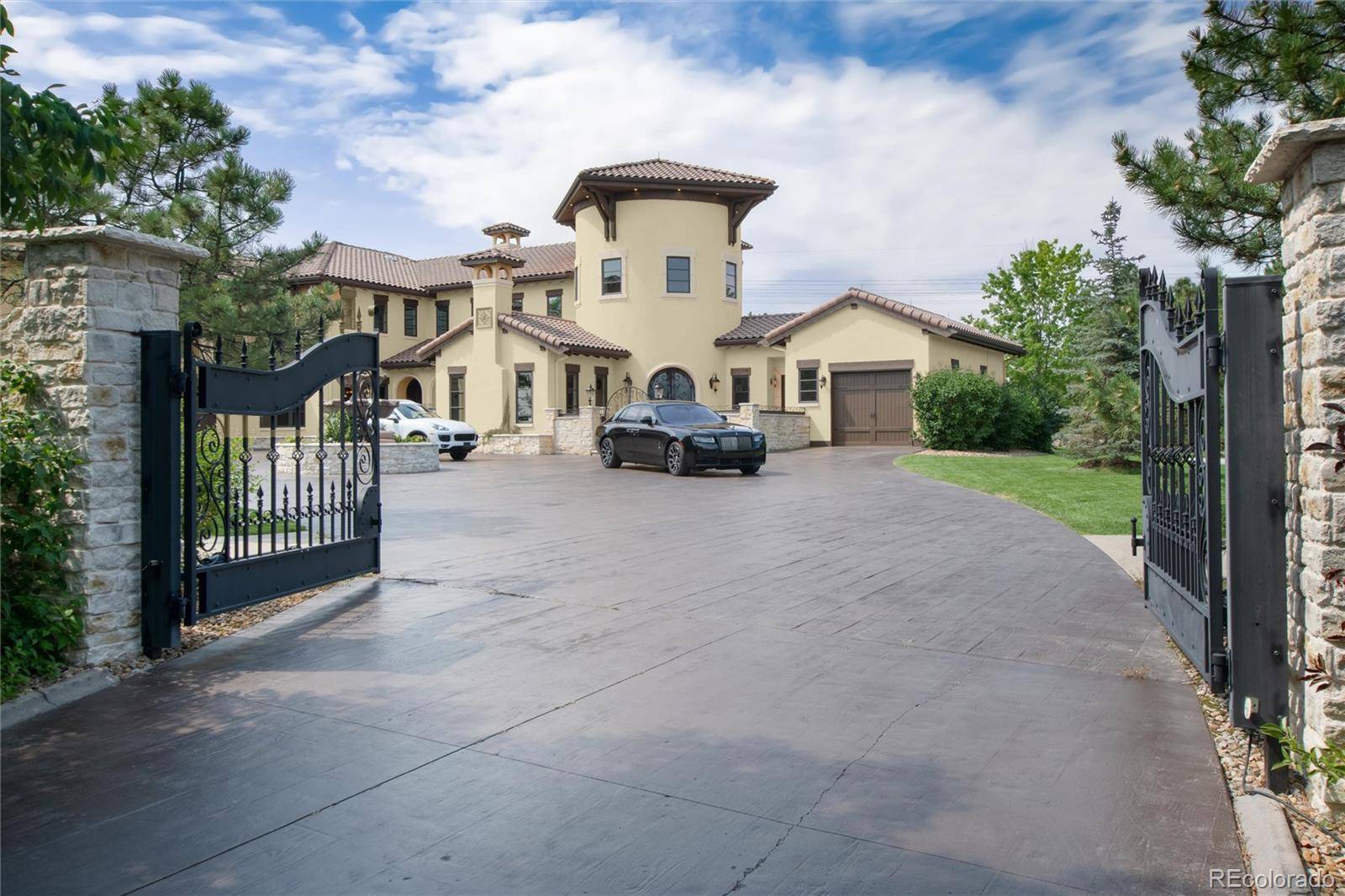 8417 High Ridge CT, Castle Pines, CO 80108