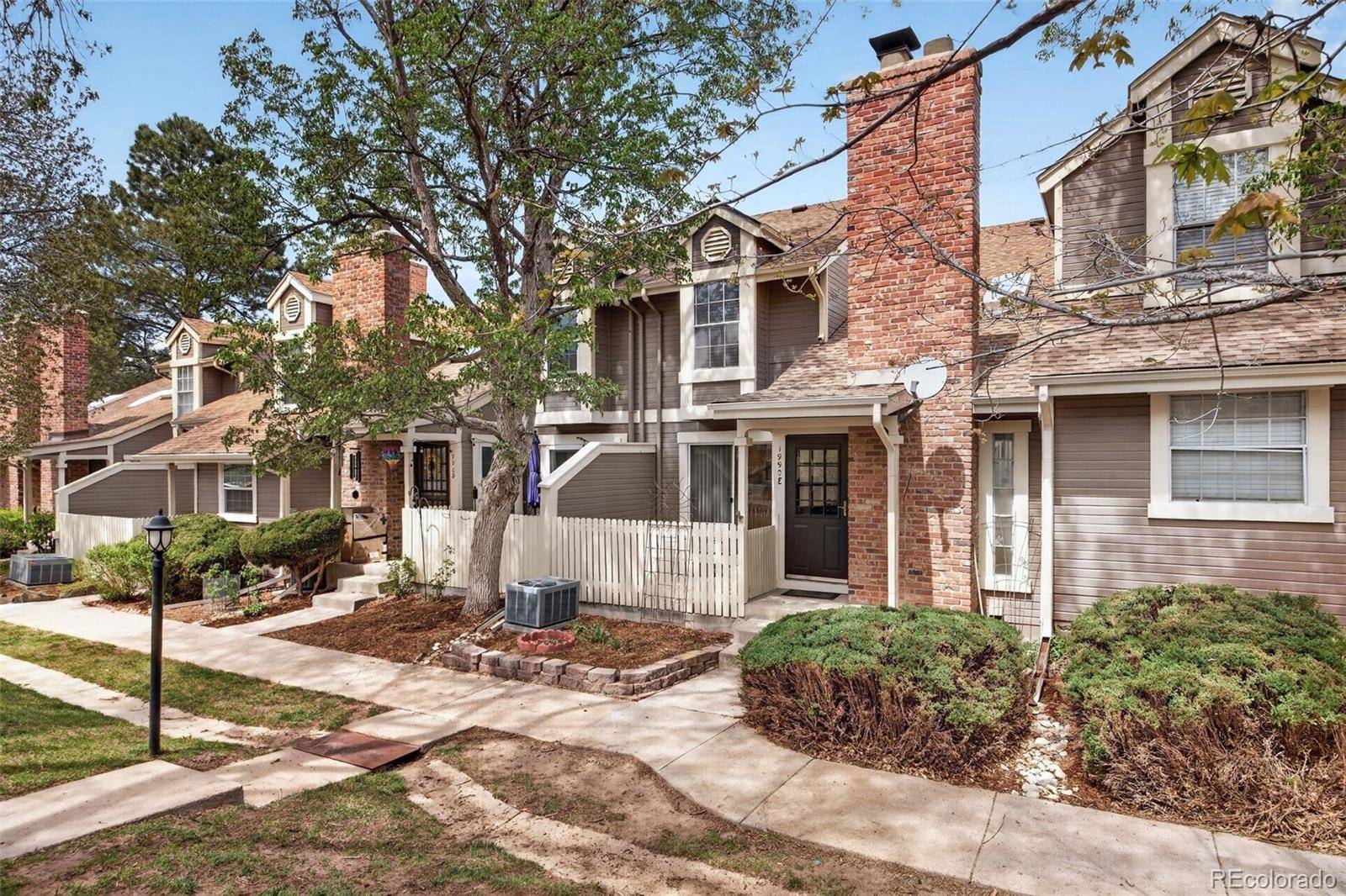 1990 S Helena ST #E, Aurora, CO 80013