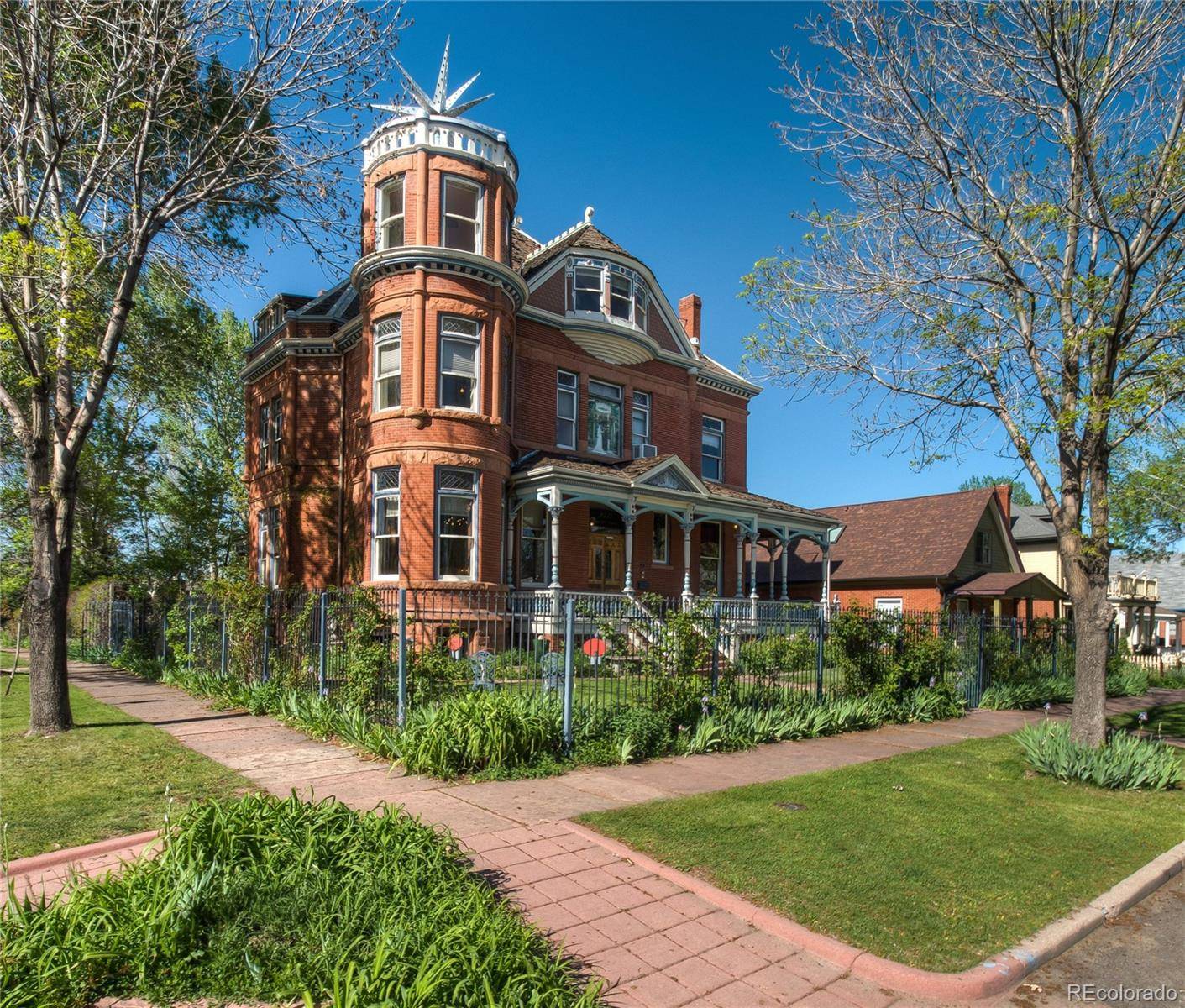 2555 W 37th AVE, Denver, CO 80211