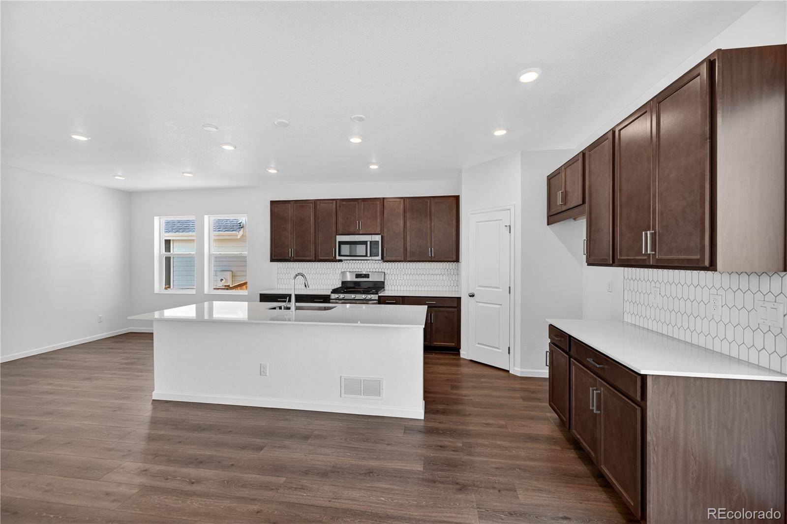 28445 E 4th AVE, Watkins, CO 80137