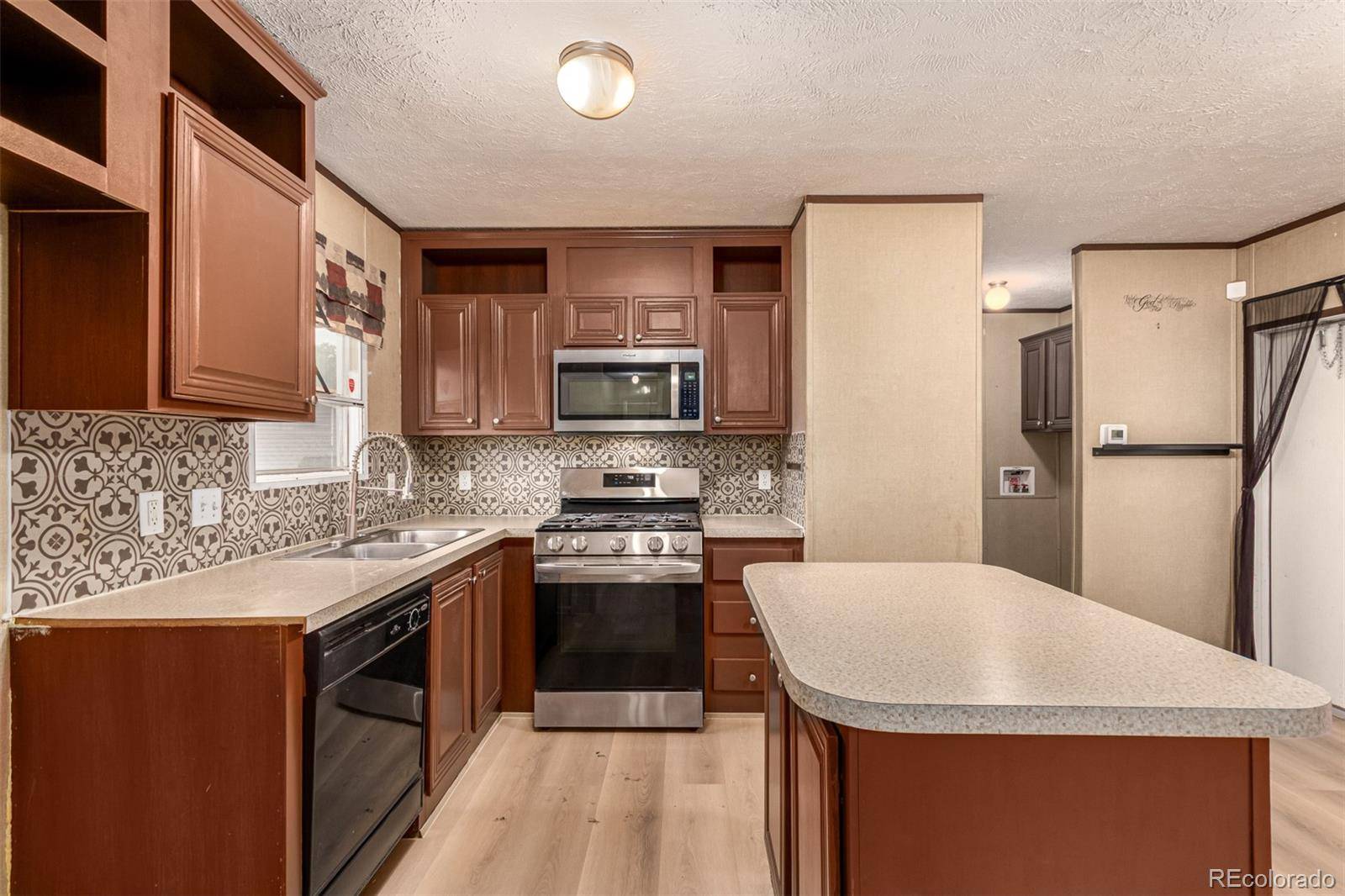 1614 Van Buren WAY, Aurora, CO 80011