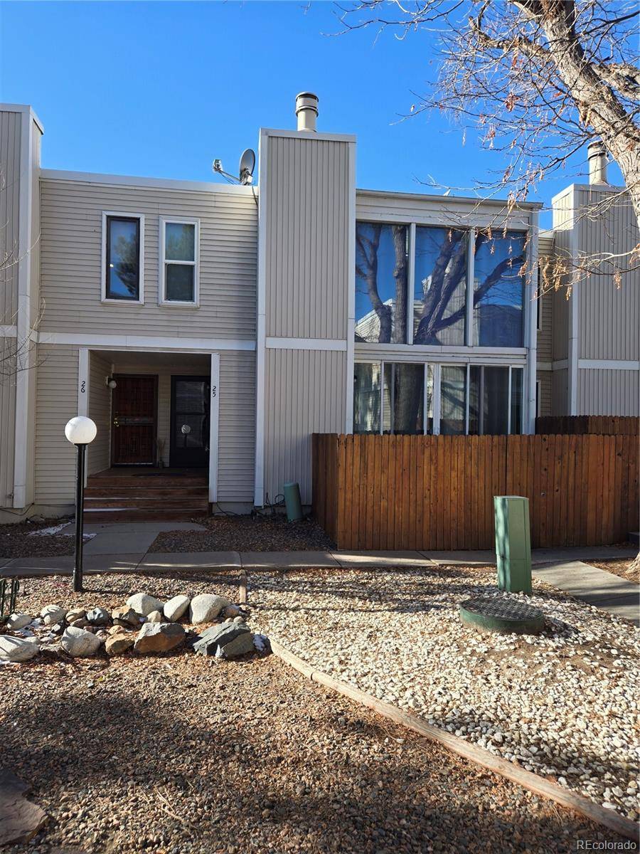 1050 S Monaco Pkwy #25, Denver, CO 80224