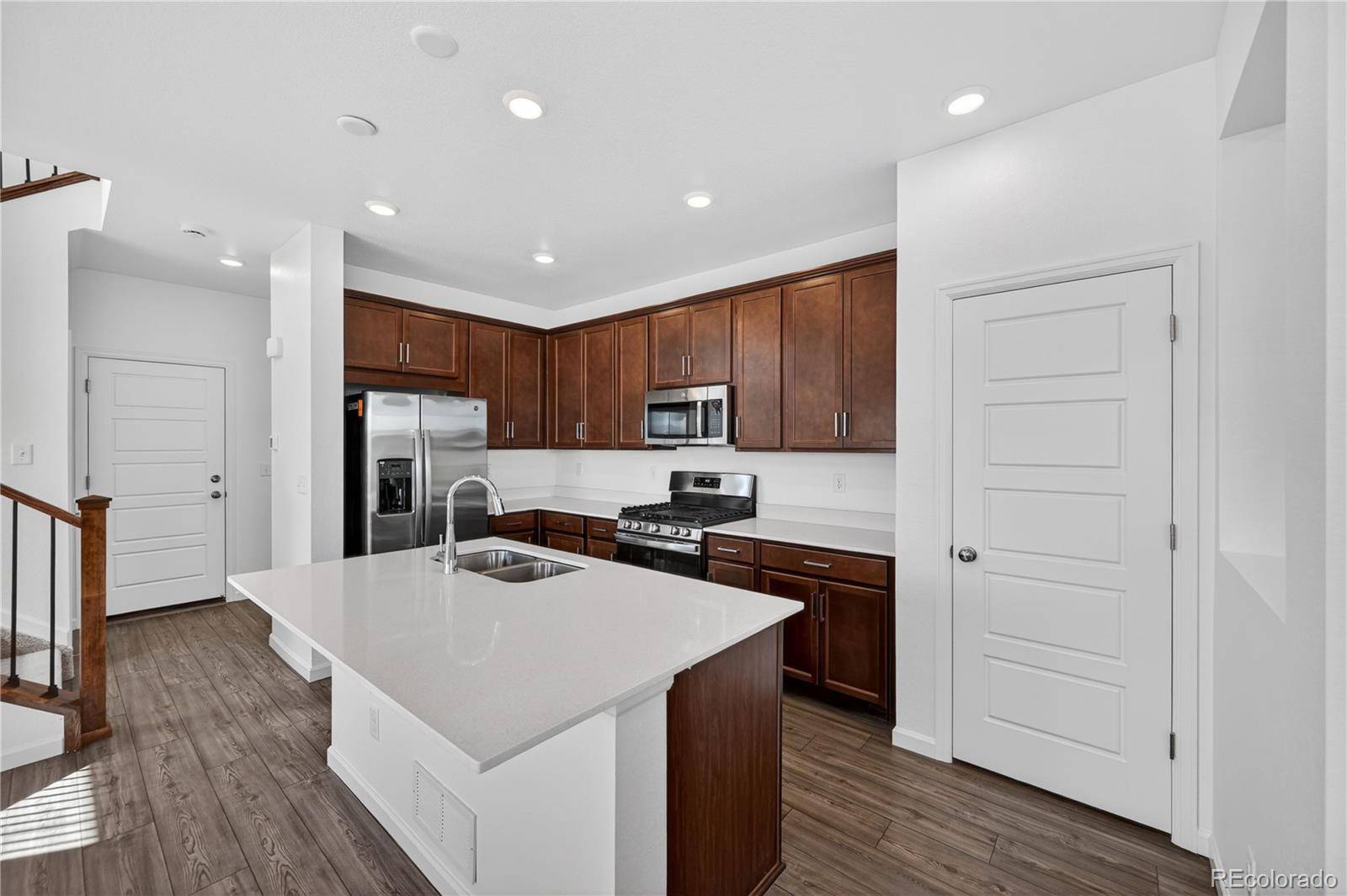 3287 N Duquesne WAY, Aurora, CO 80019