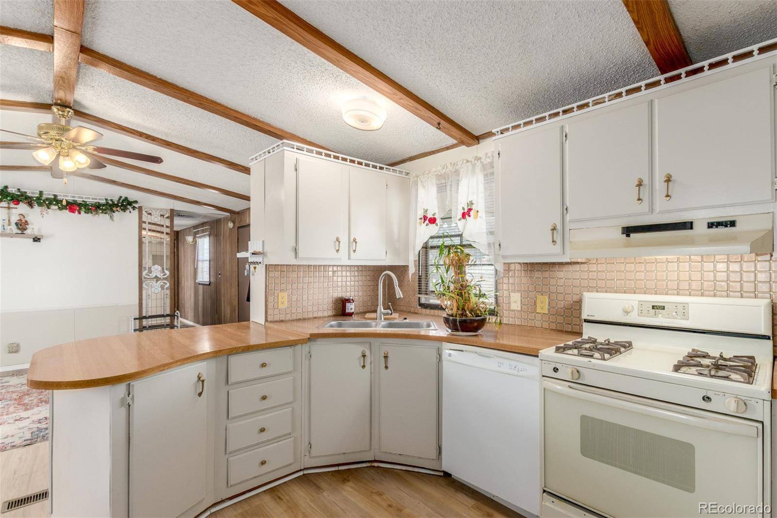 2840 S Circle DR, Colorado Springs, CO 80906