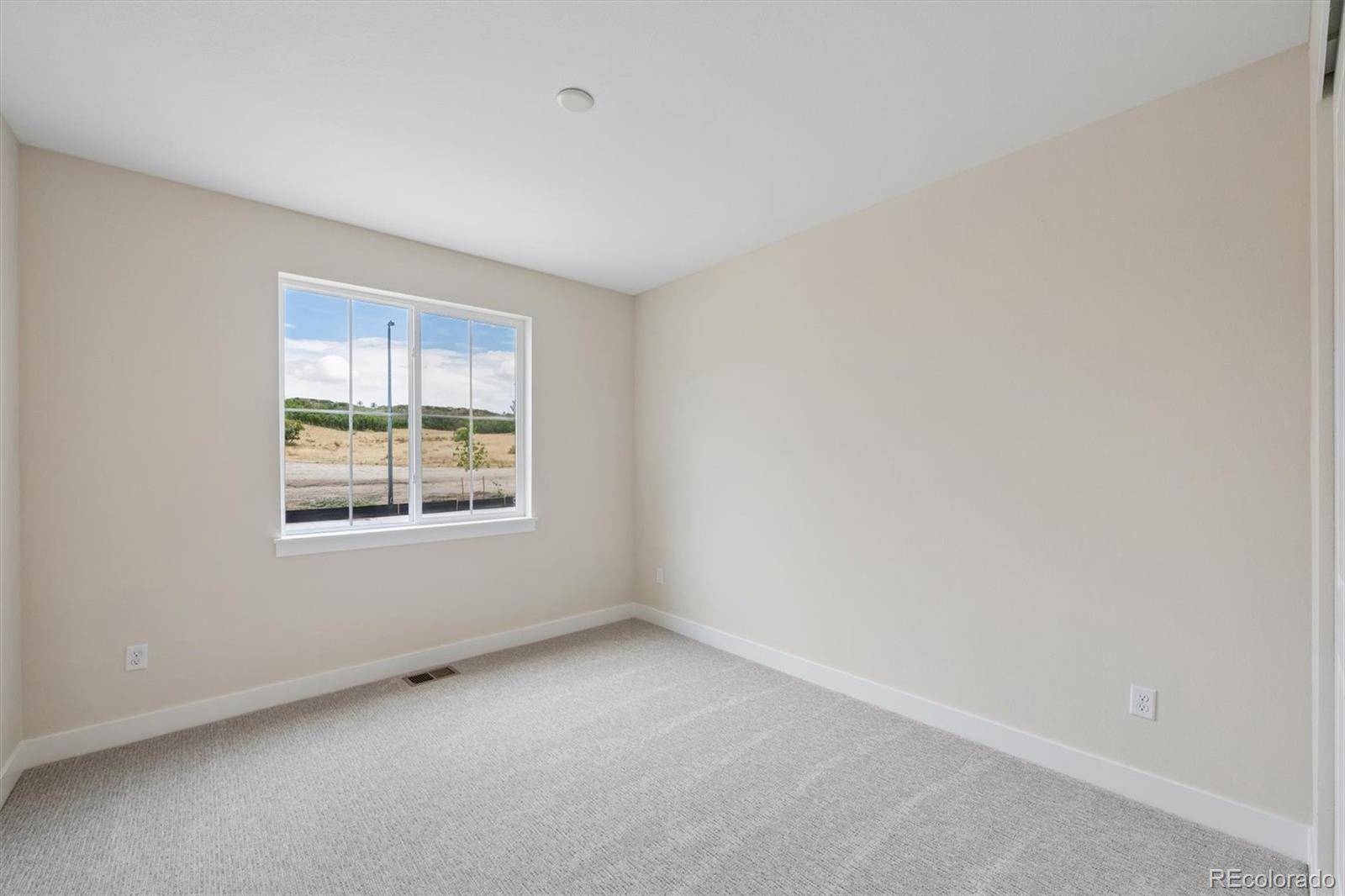 5725 Pleasant View DR, Castle Rock, CO 80108