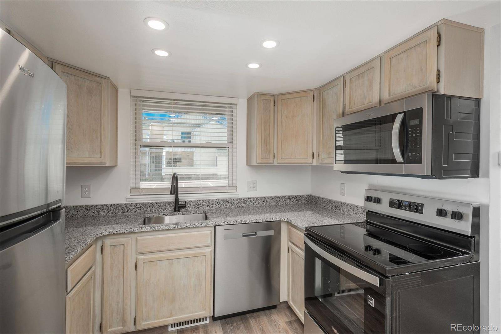 961 S Pitkin CT, Aurora, CO 80017