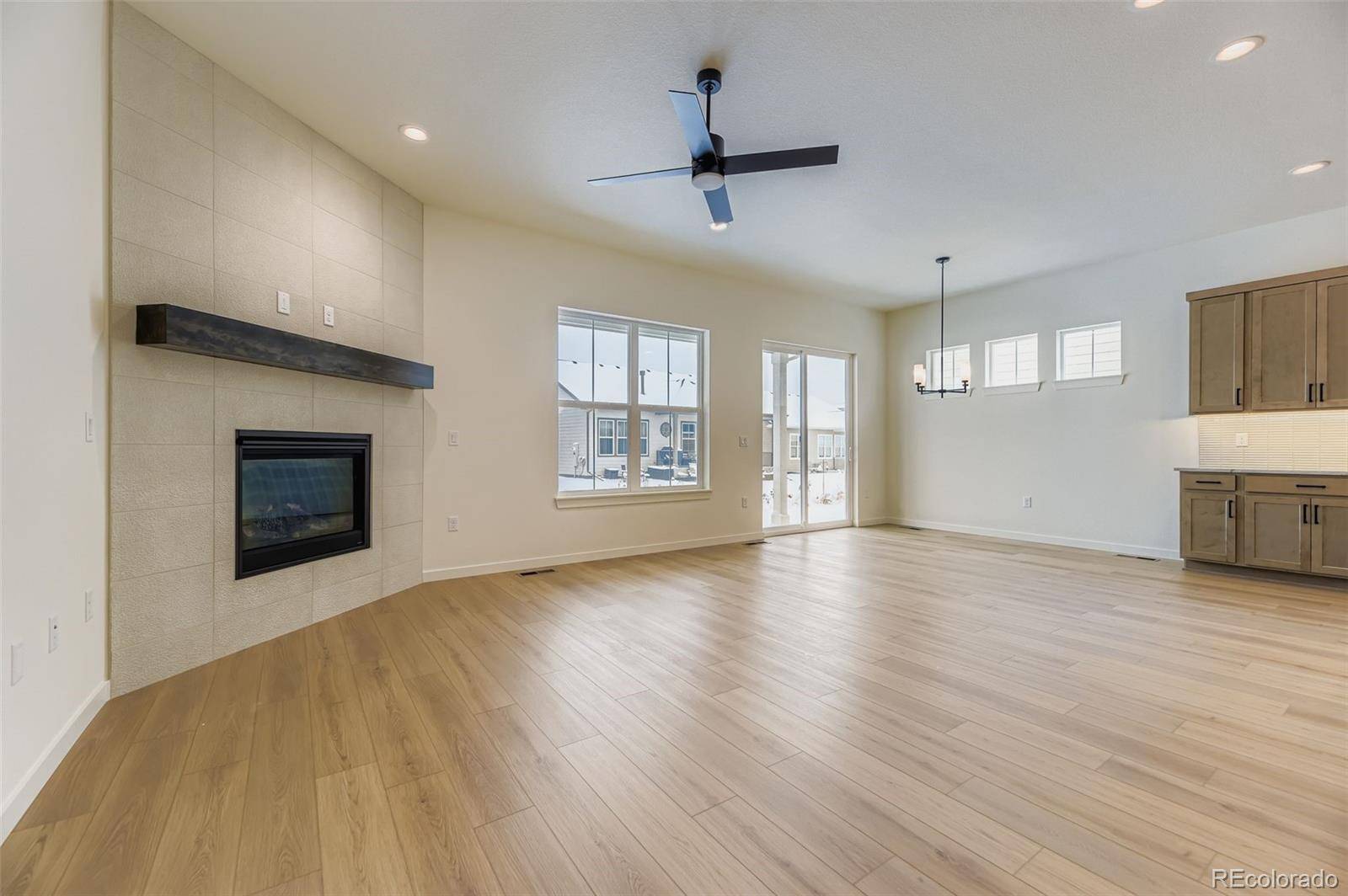 8942 S Riviera WAY, Aurora, CO 80016