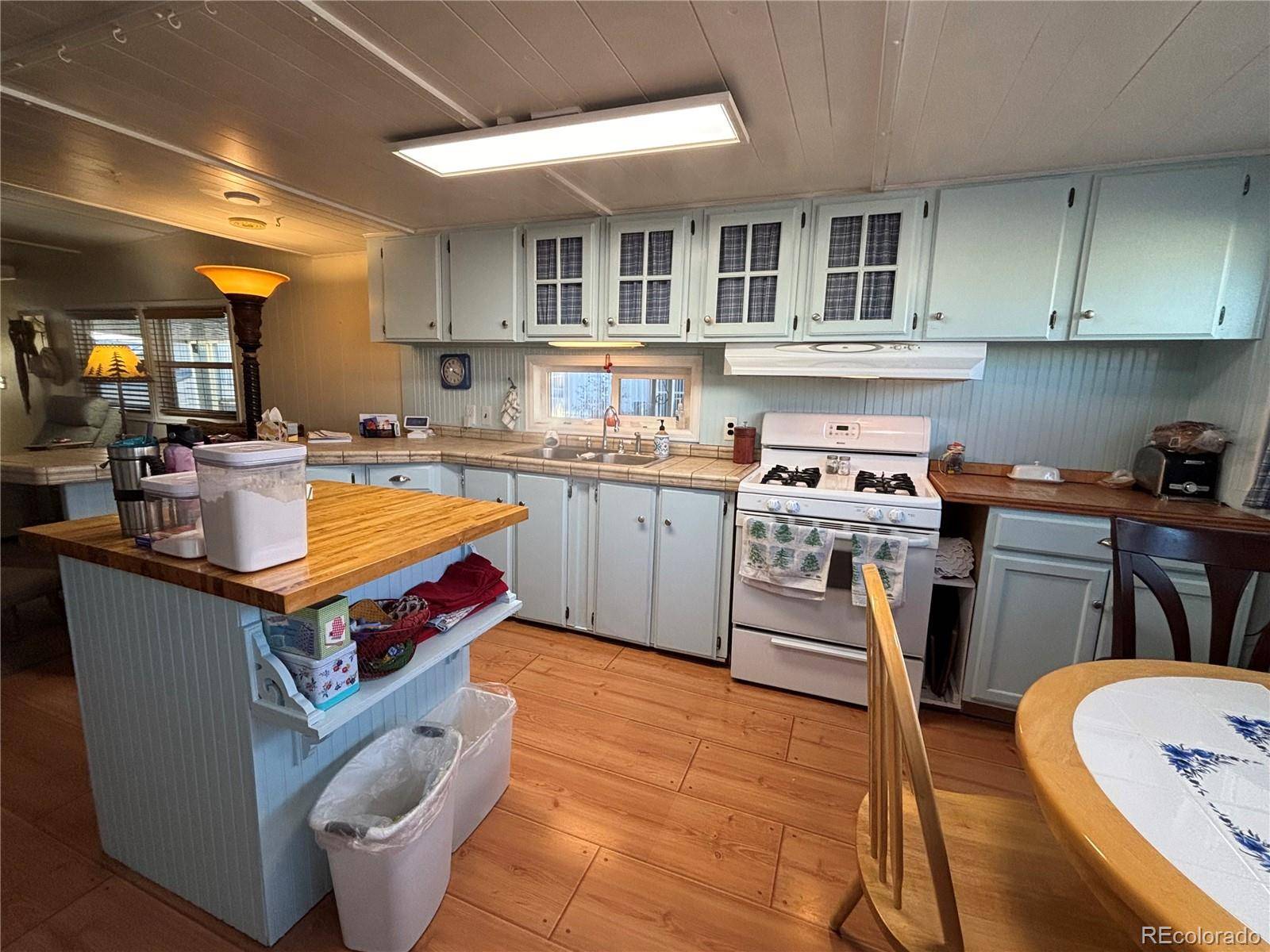 205 N Murray BLVD, Colorado Springs, CO 80916
