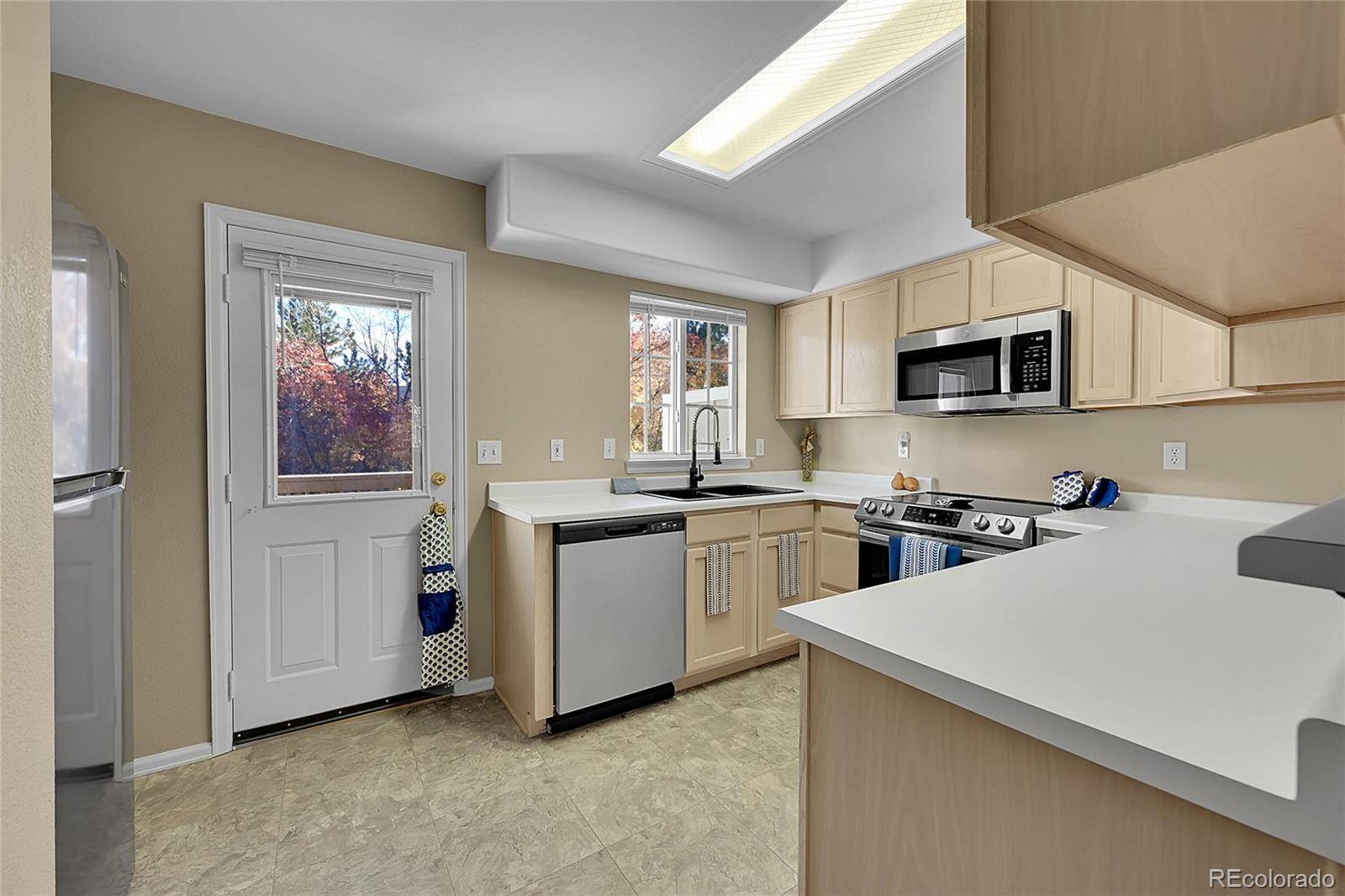 12012 E Hoye DR, Aurora, CO 80012