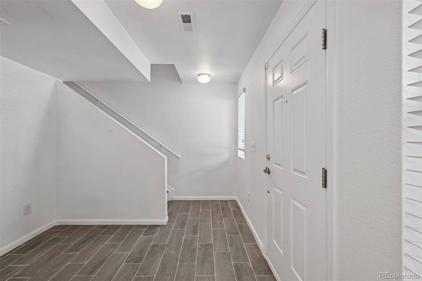 9520 Halstead LN, Lone Tree, CO 80124