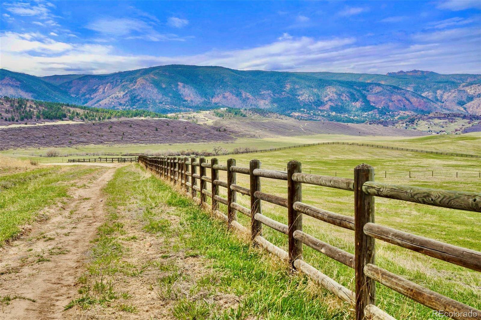 1 S Perry Park RD, Larkspur, CO 80118